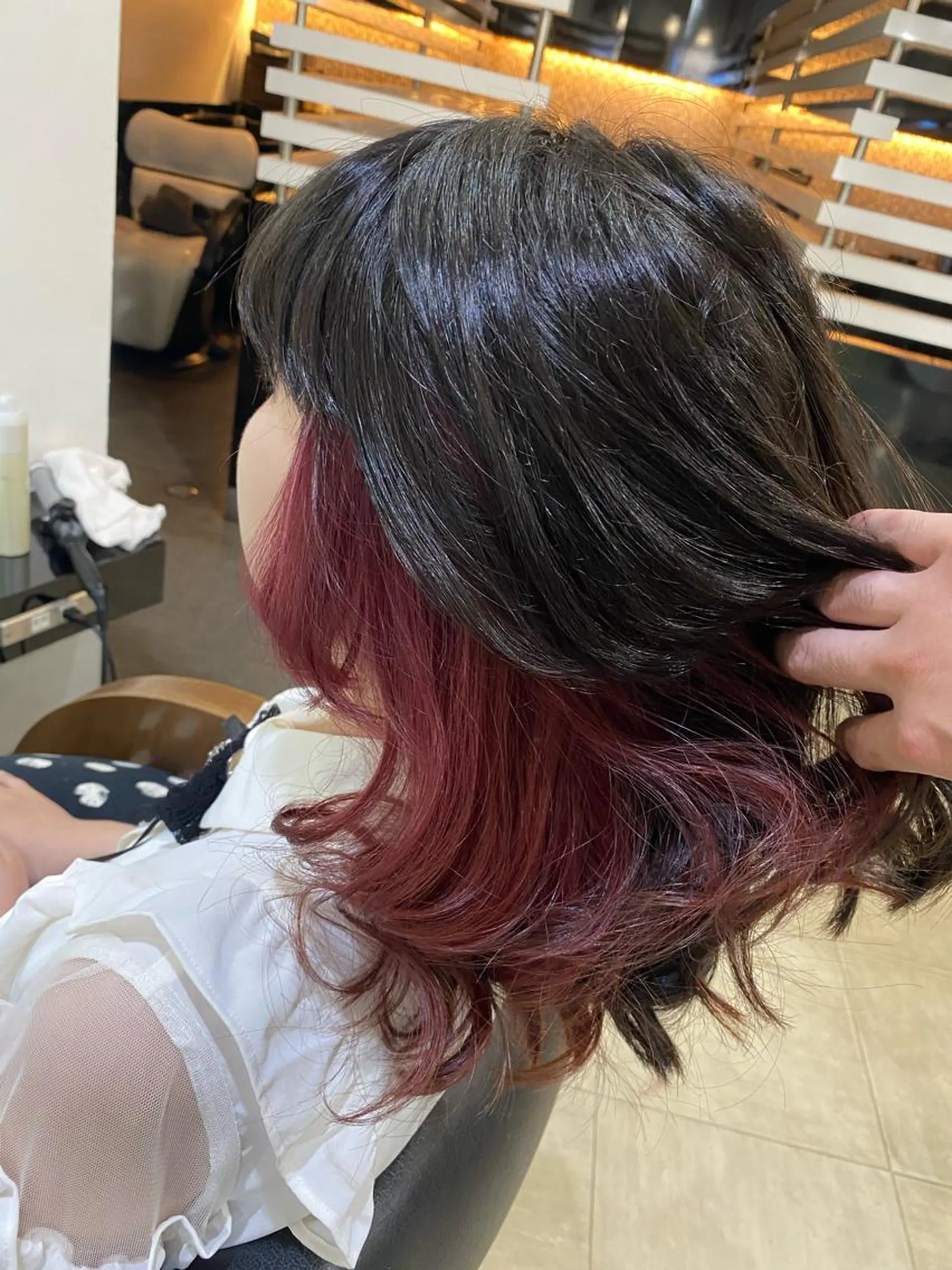 ミディアム カラー ヘアアレンジ インナーカラー ピンクカラー 烏山 達也のヘアスタイル