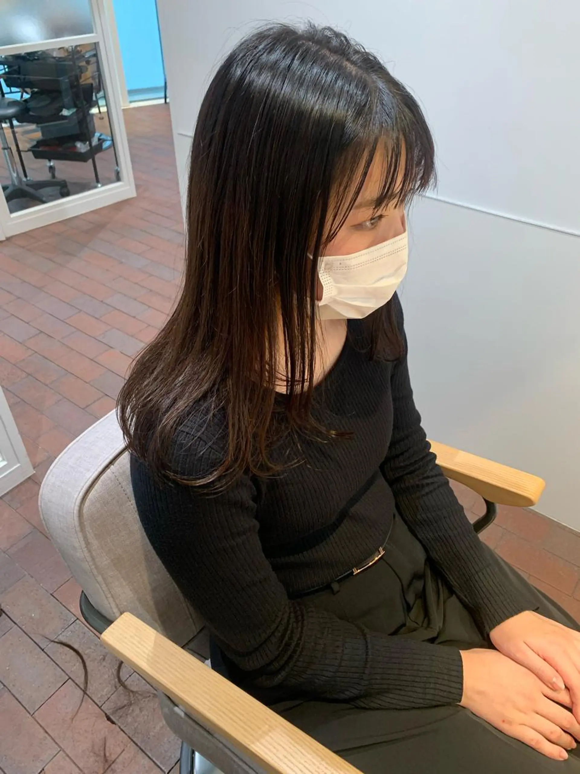 ミディアム 片岡 由依のヘアスタイル