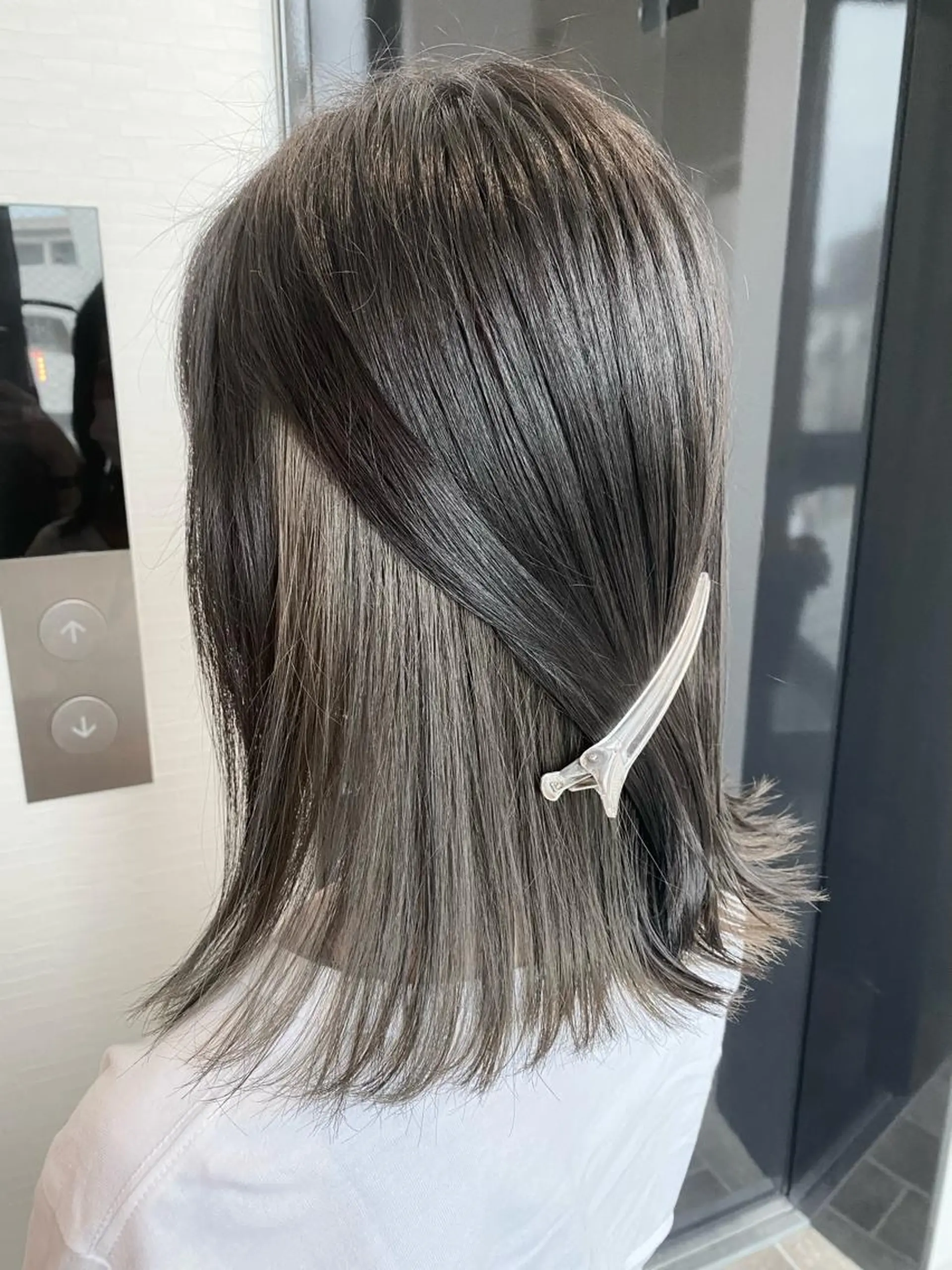 セミロング カット ヘアカラー ＳＨＩ ＺＵのヘアスタイル