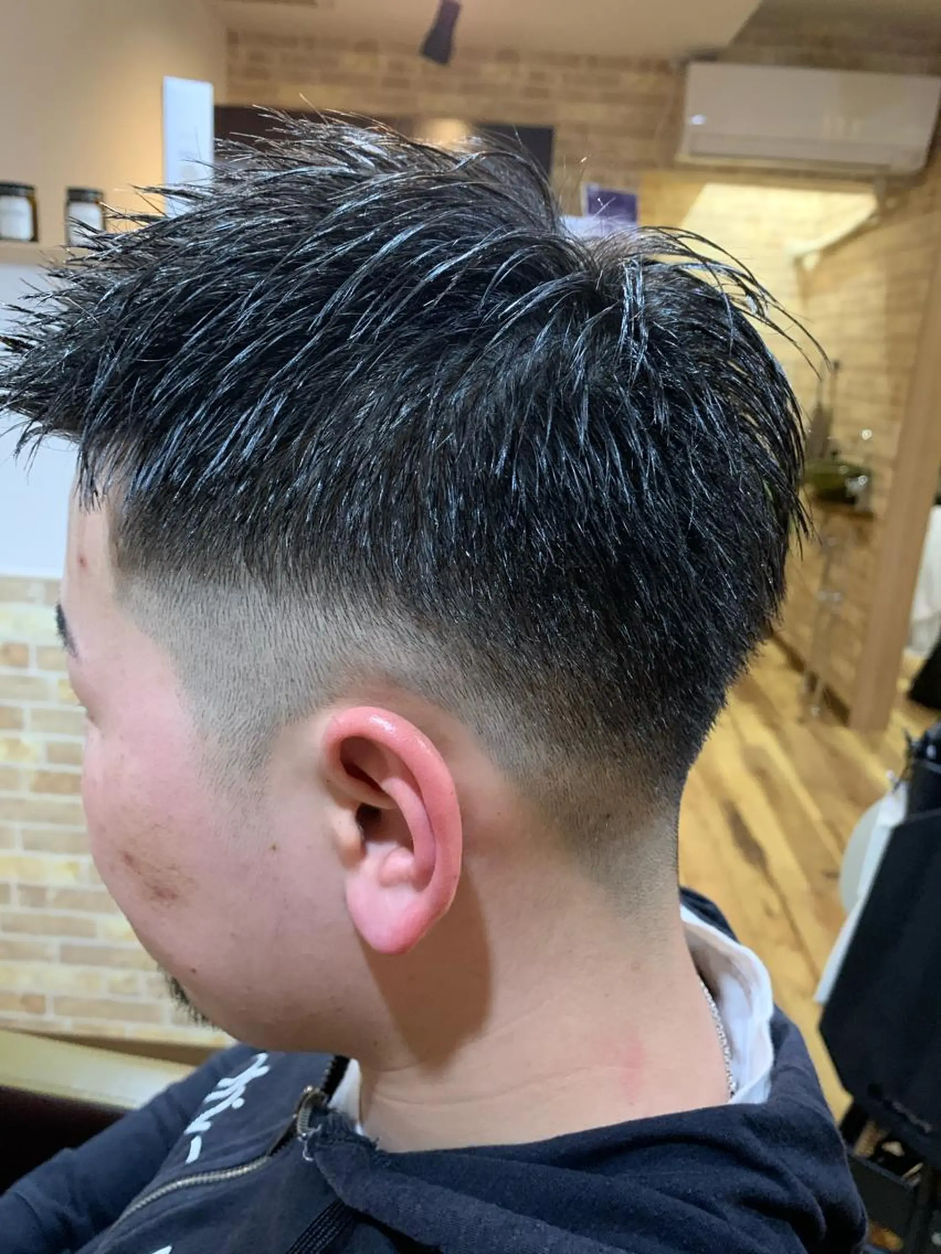 ショート メンズ フェードカット メンズパーマ カット ヘアーハウス テンプラードのヘアスタイル