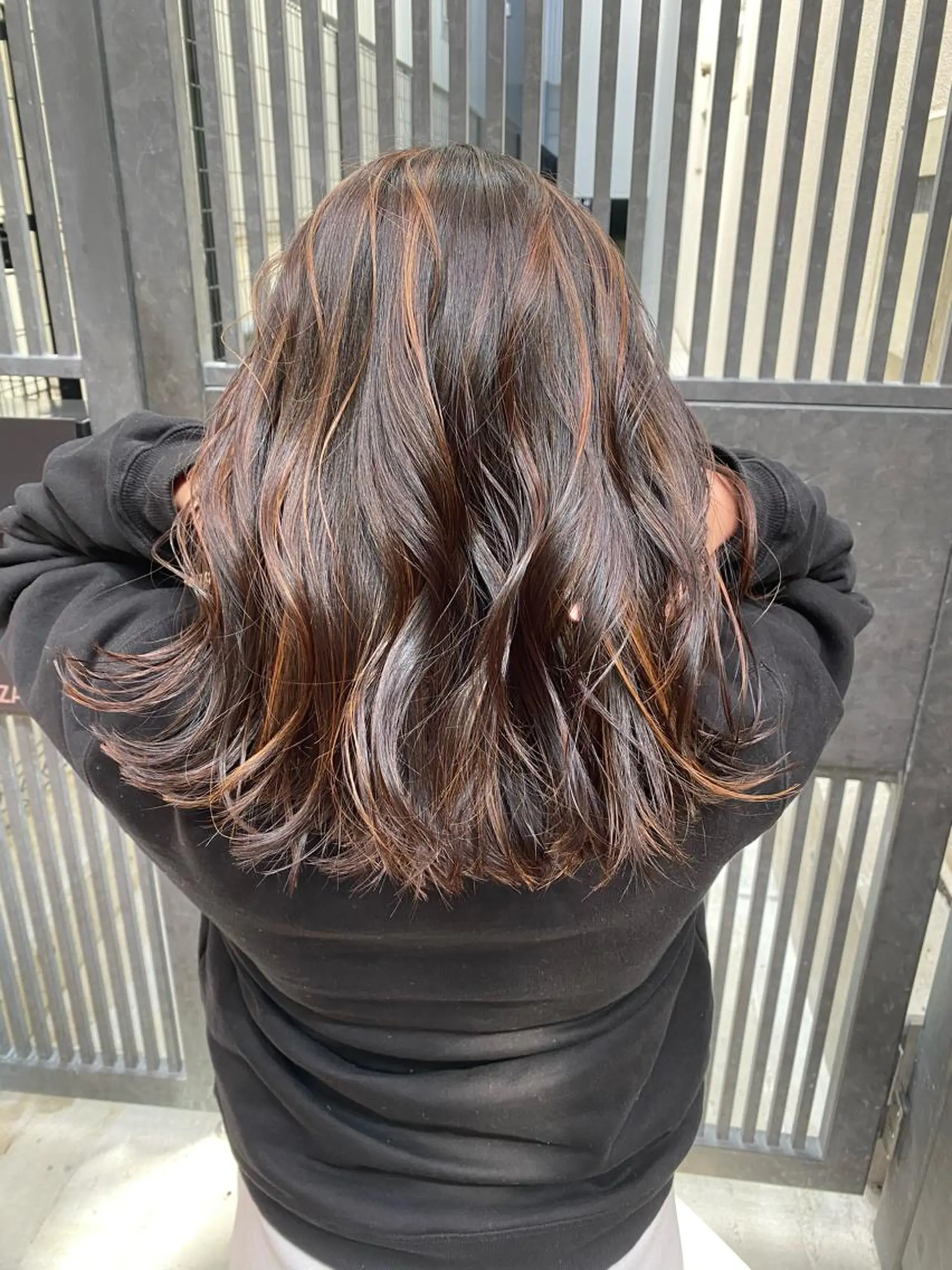 ミディアム 艶髪 森田/嵩士のヘアスタイル