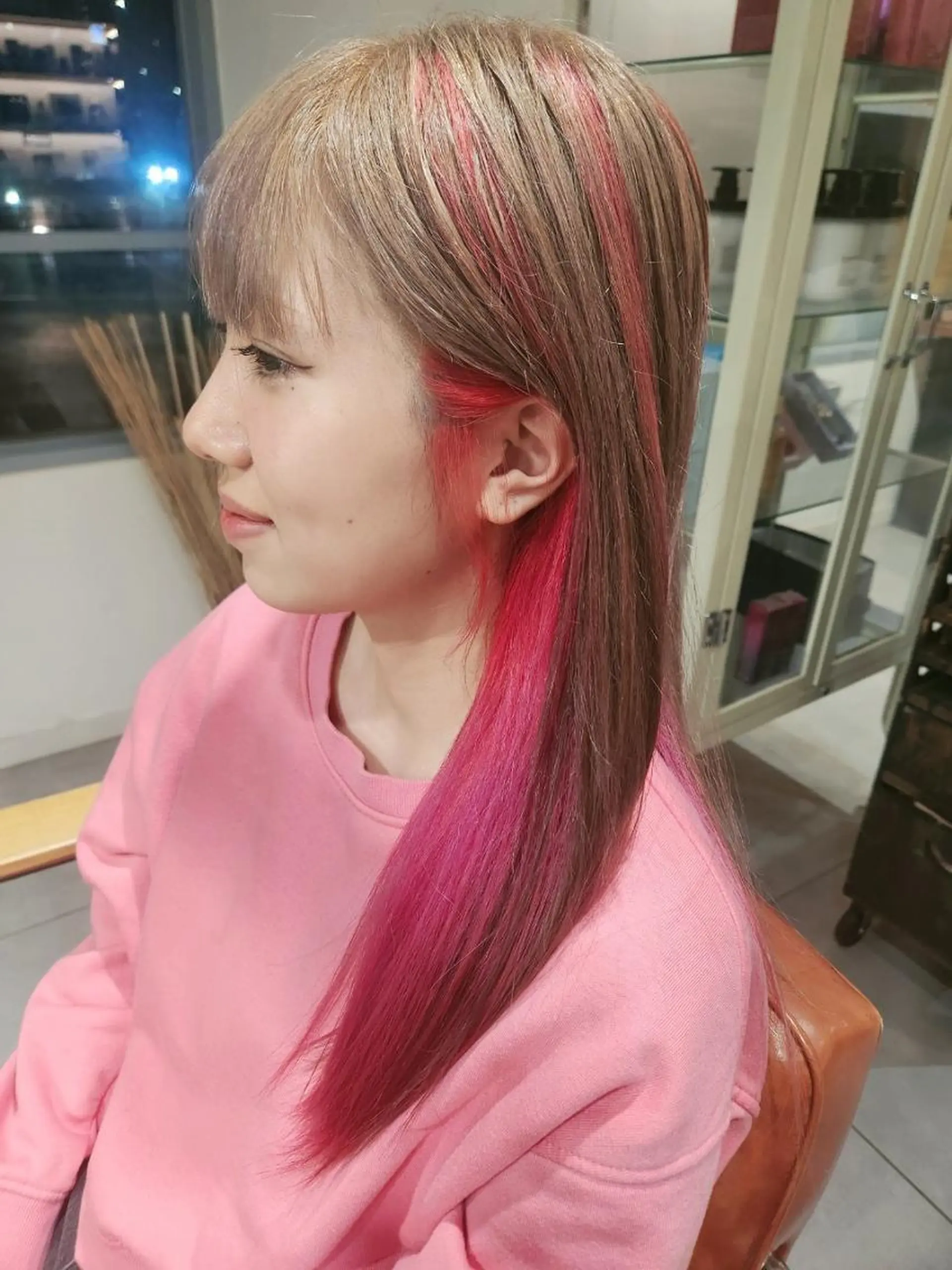 セミロング 友成 星来のヘアスタイル