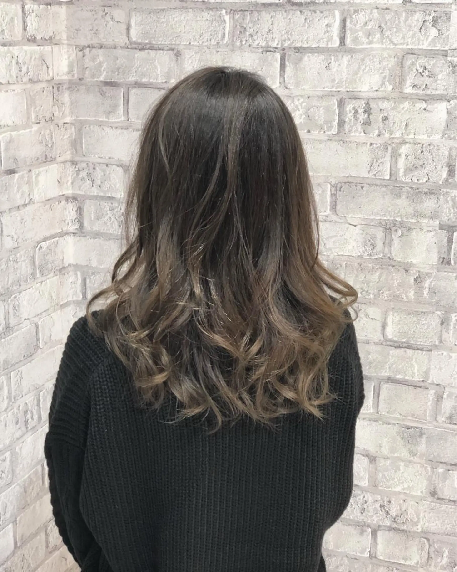 セミロング カラー ヘアアレンジ ベージュカラー グラデーションカラー セピアベージュ カット ヘアカラー トリートメント 秋山 幸太のヘアスタイル