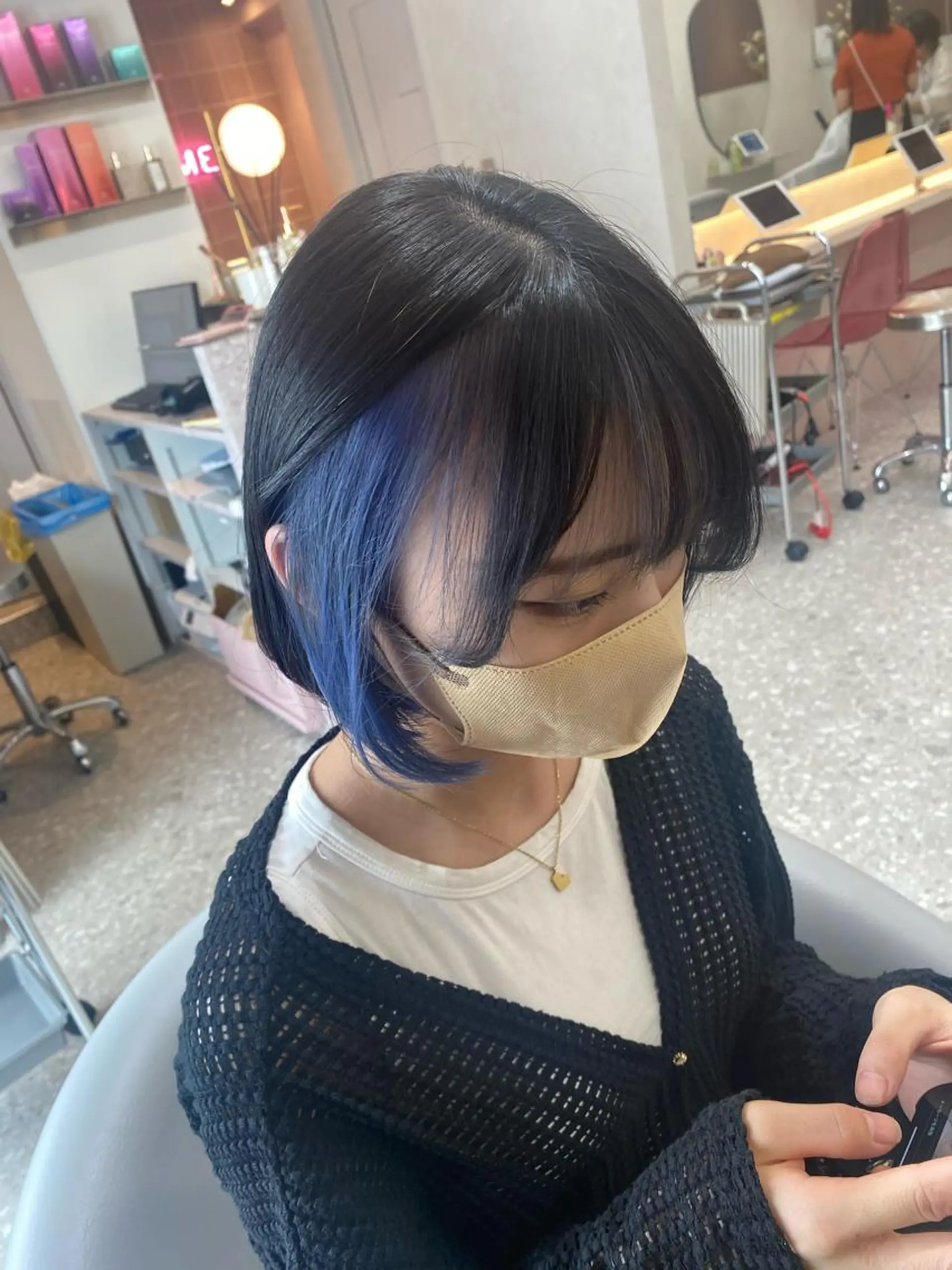 ショート カラー デザインカラー インナーカラー なな 顔周りカット /シールエクステのヘアスタイル