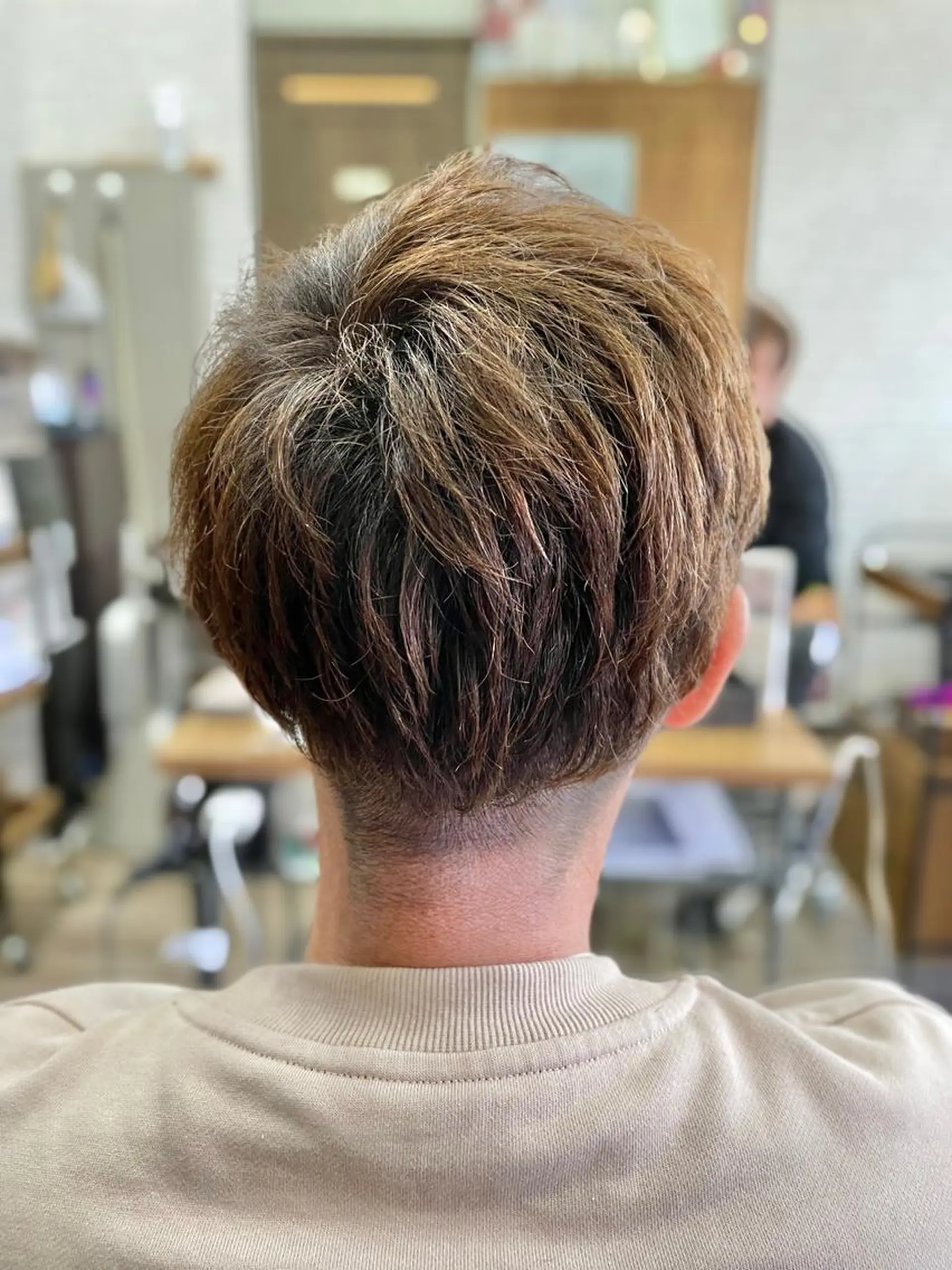 ショート カラー メンズ ツーブロック 💎白髪染めも対応 🙆👌山本明菜のヘアスタイル