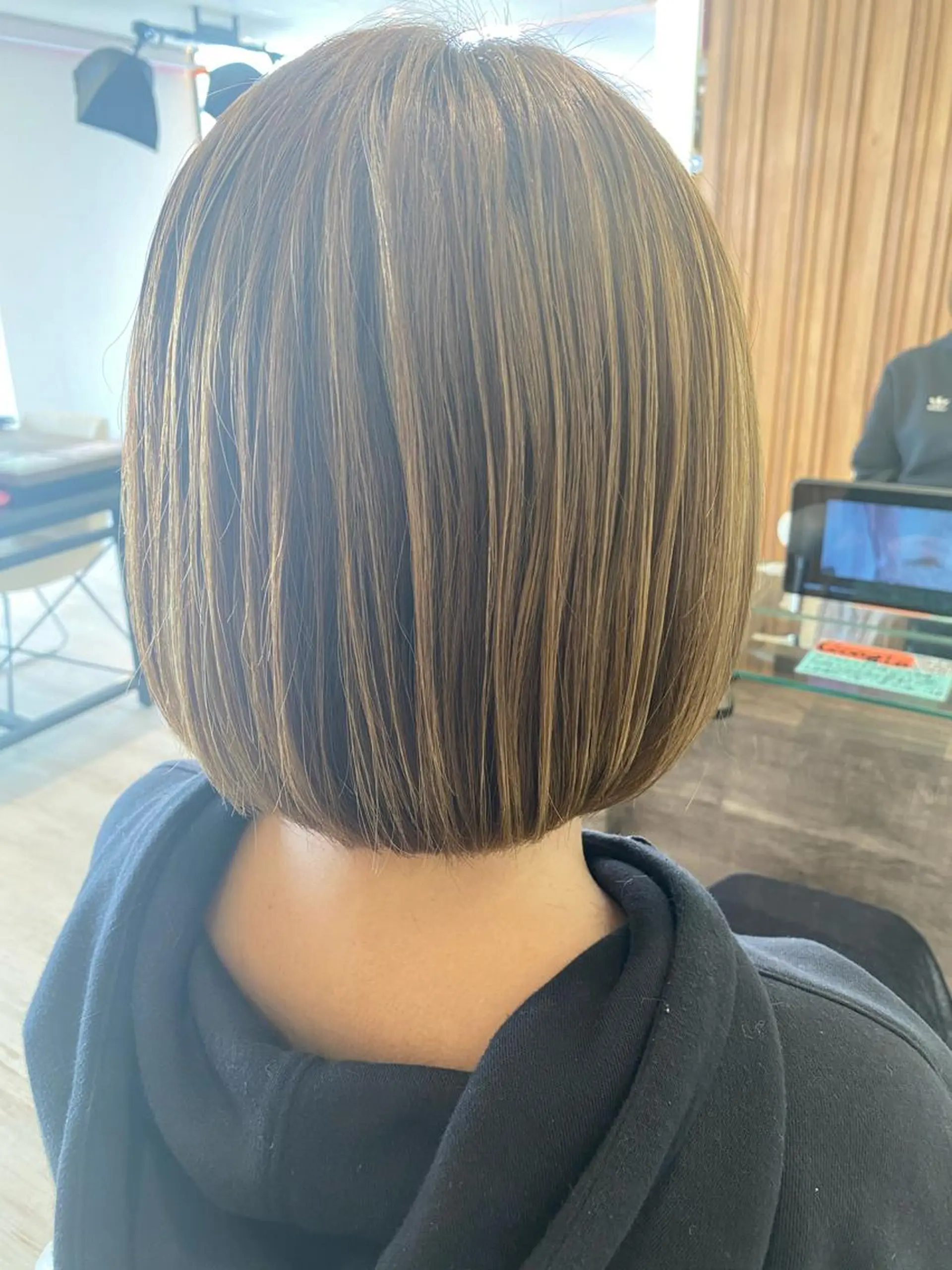 ショート カラー ボブ 小顔レイヤー/ ベージュ🤍Rieのヘアスタイル