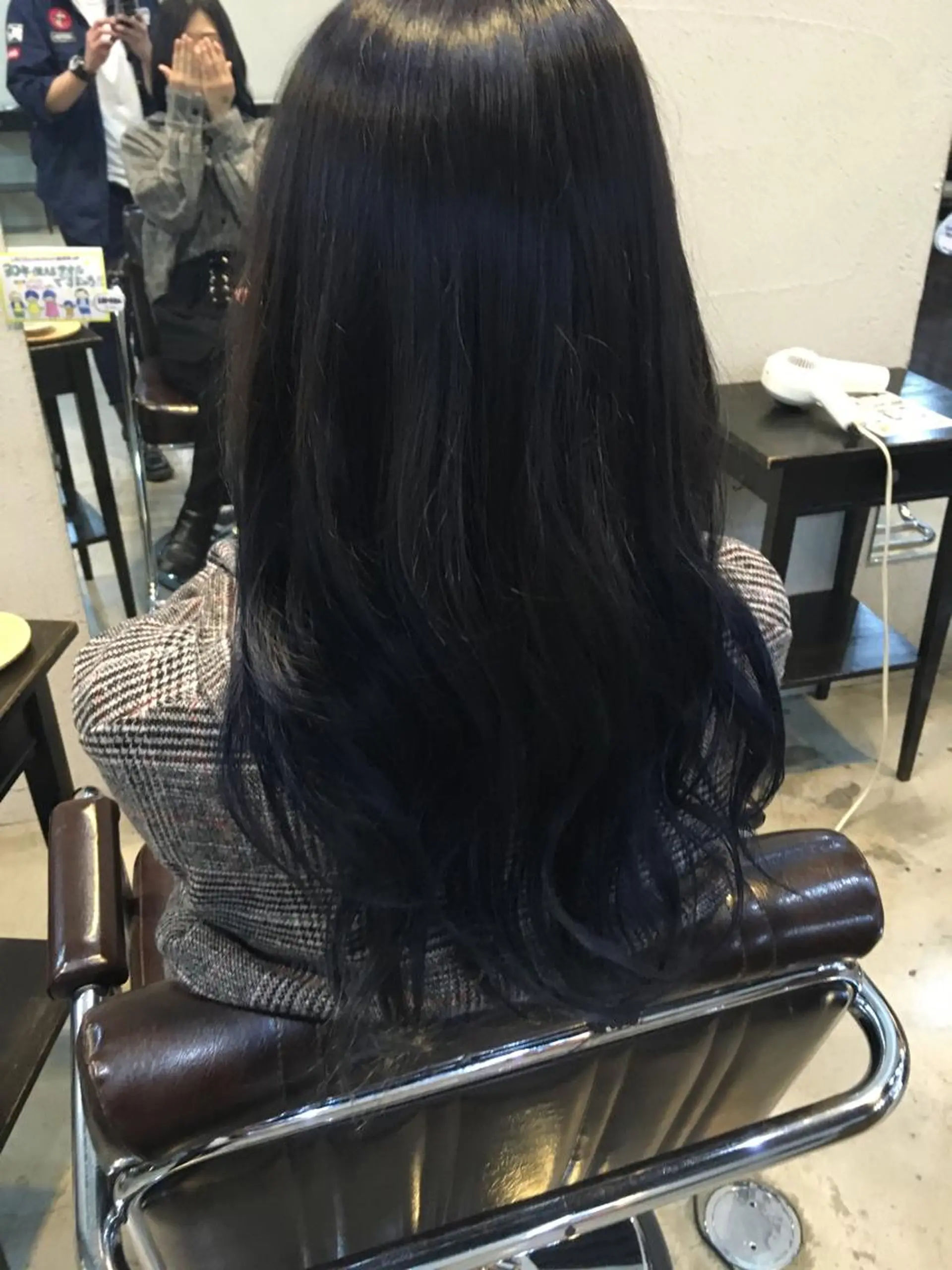 ロング カラー ヘアアレンジ 黒髪 ブリーチ グラデーションカラー ネイビーカラー ヘアカラー トリートメント 桜田 修未のヘアスタイル