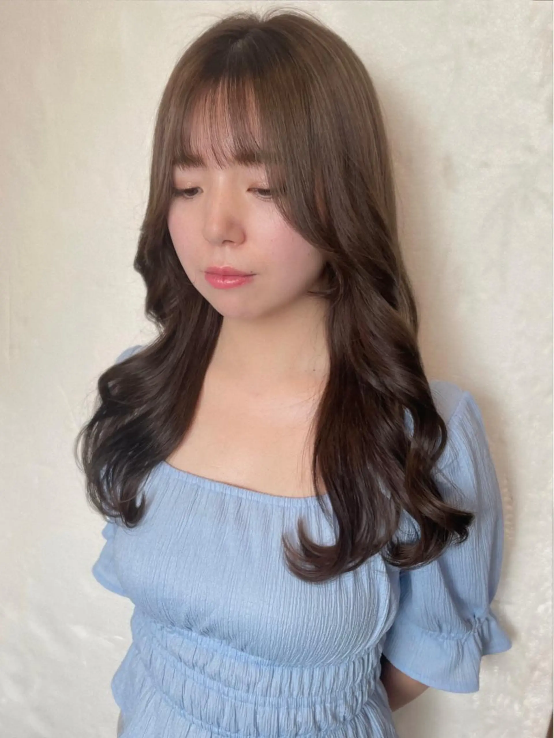 セミロング カラー ベージュカラー 透明感カラー おくれ毛 シースルーバング チヒョ🦋 韓国hair🇰🇷のヘアスタイル