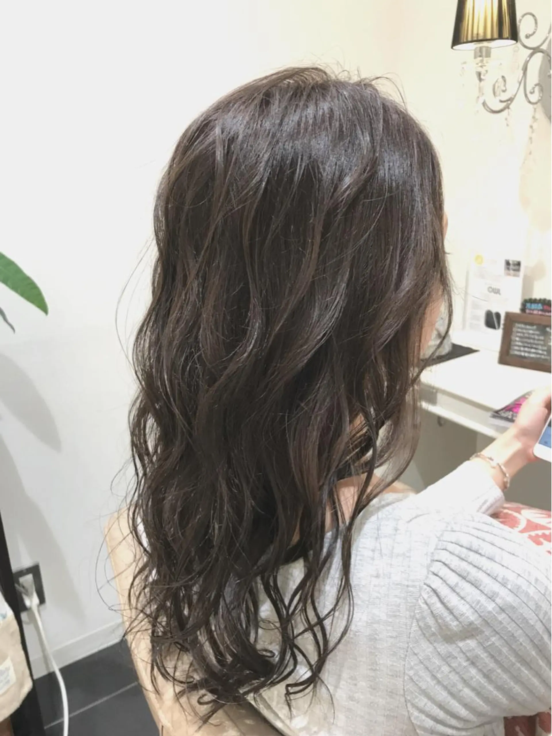 セミロング カラー 透明感カラー グレージュ ハイライトカラー イルミナカラー ネイビーカラー 山崎俊輔/髪質改善 /バレイヤージュのヘアスタイル