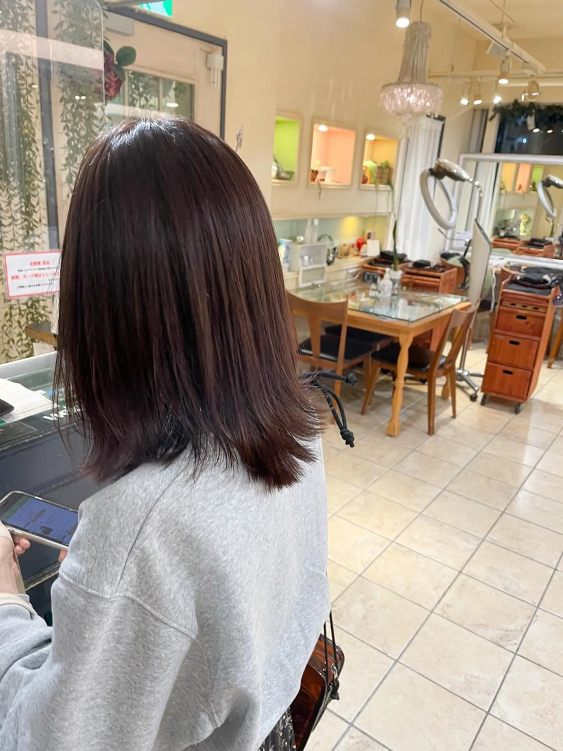 ミディアム カラー ブラウンカラー ラベンダーカラー ラベンダーブラウン ヘアカラー トリートメント 切りっぱなしボブ ソノキユウカのヘアスタイル