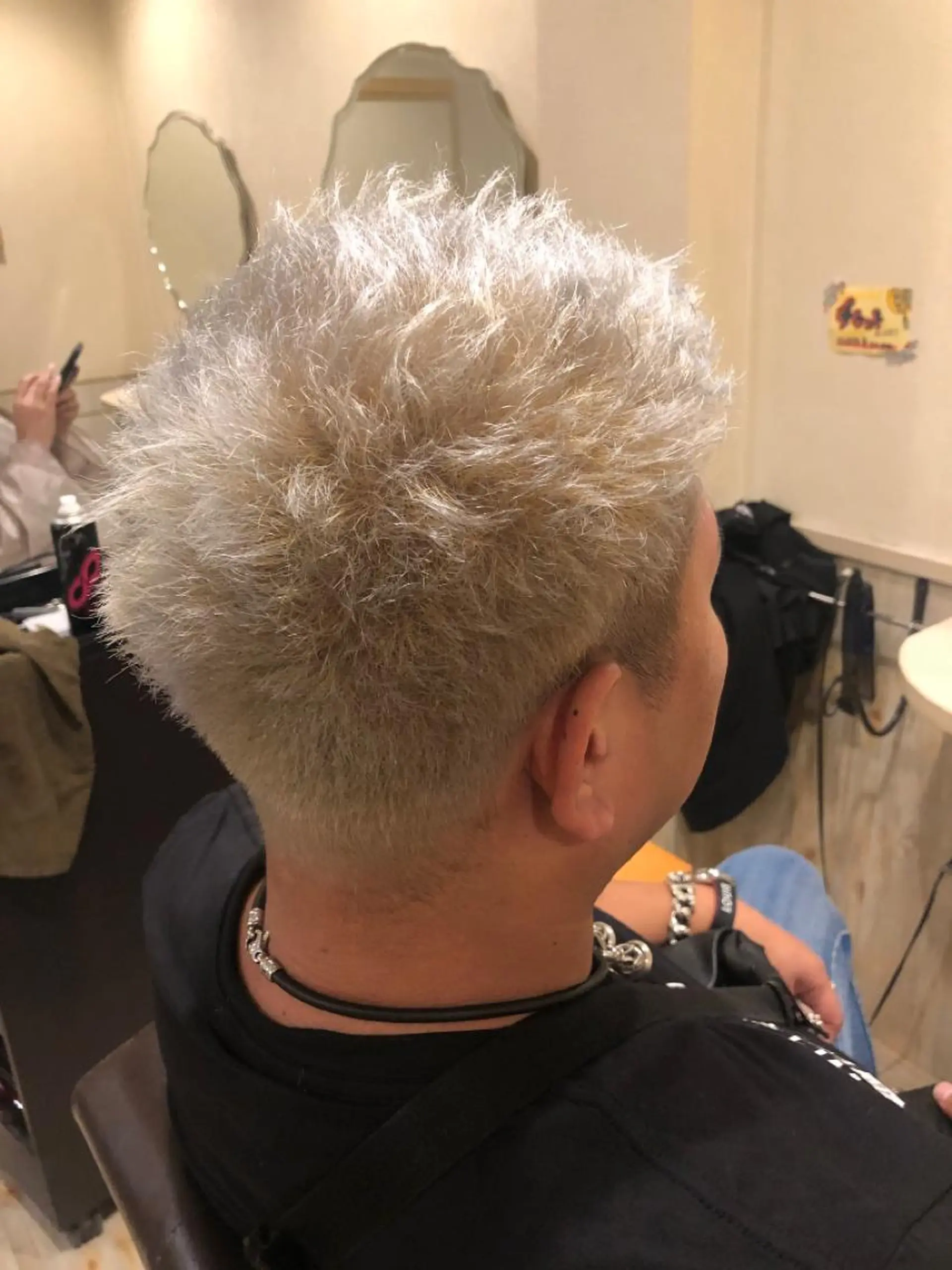 カラー メンズ vi viのヘアスタイル