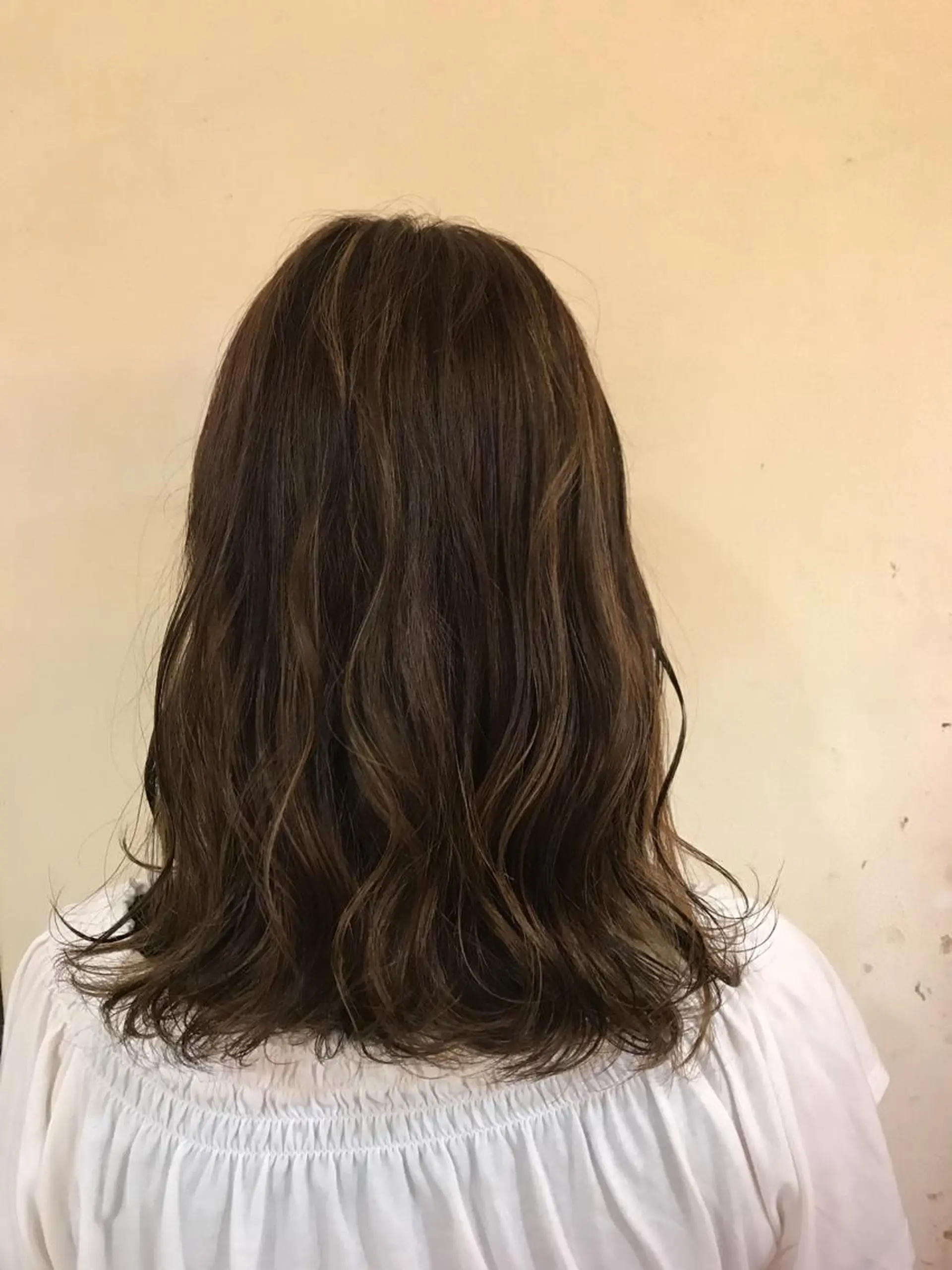 セミロング カラー パーマ セミロングパーマ 🪐脱白髪染め 🪐松尾菜々美のヘアスタイル