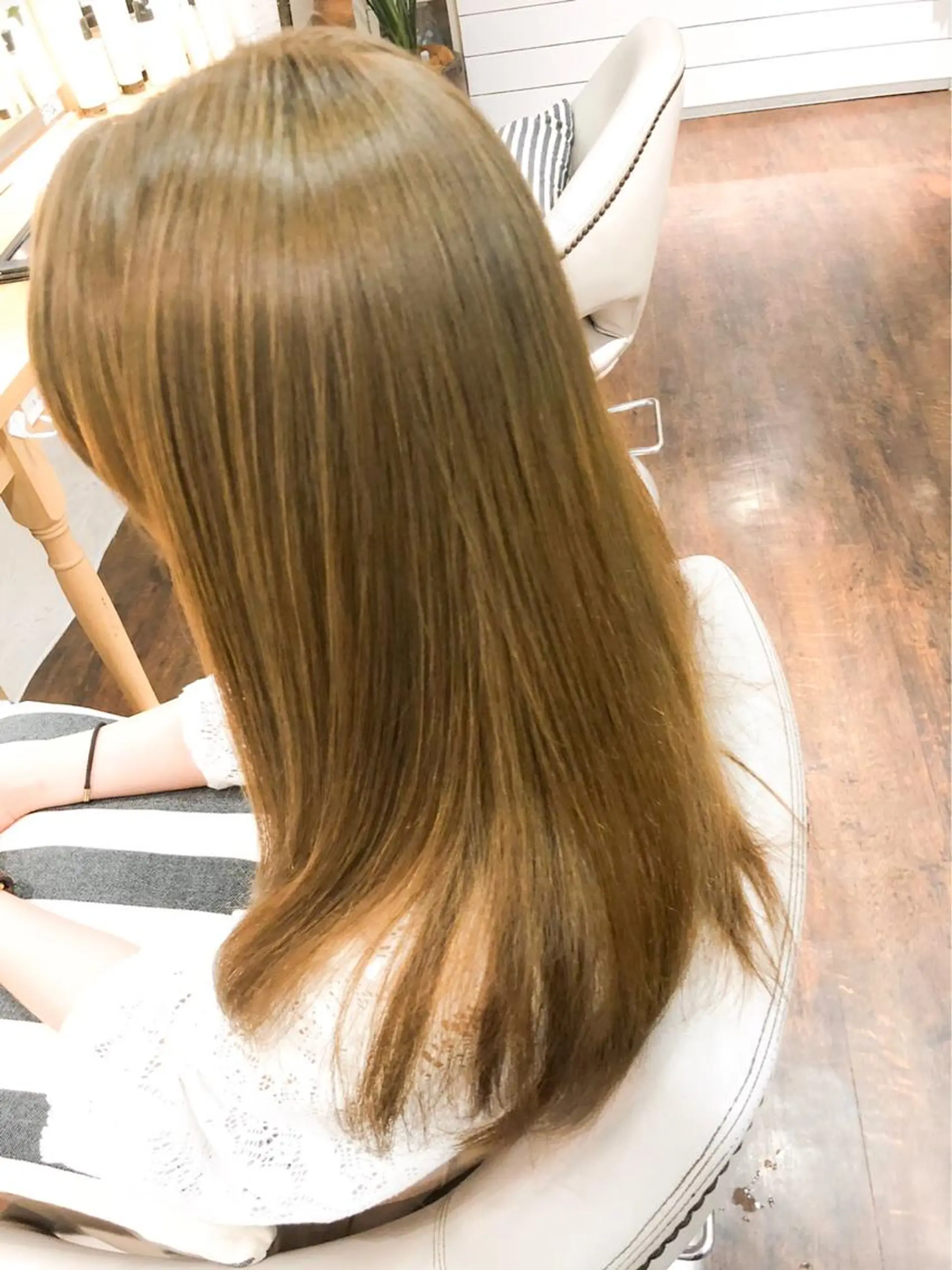ロング カラー ベージュカラー トリートメント 予約 停止のヘアスタイル