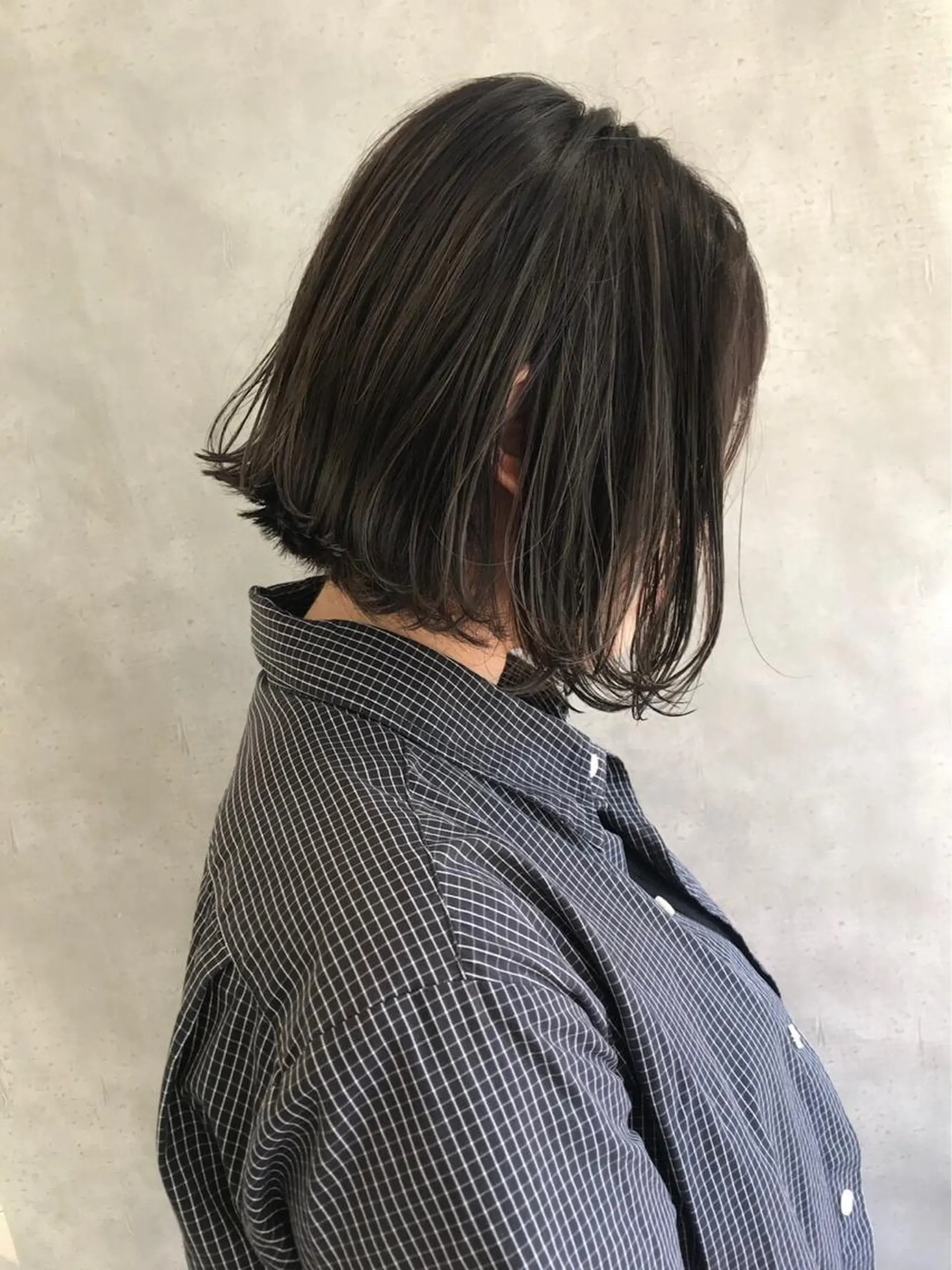 ミディアム カラー _WHITE 難波本店のヘアスタイル