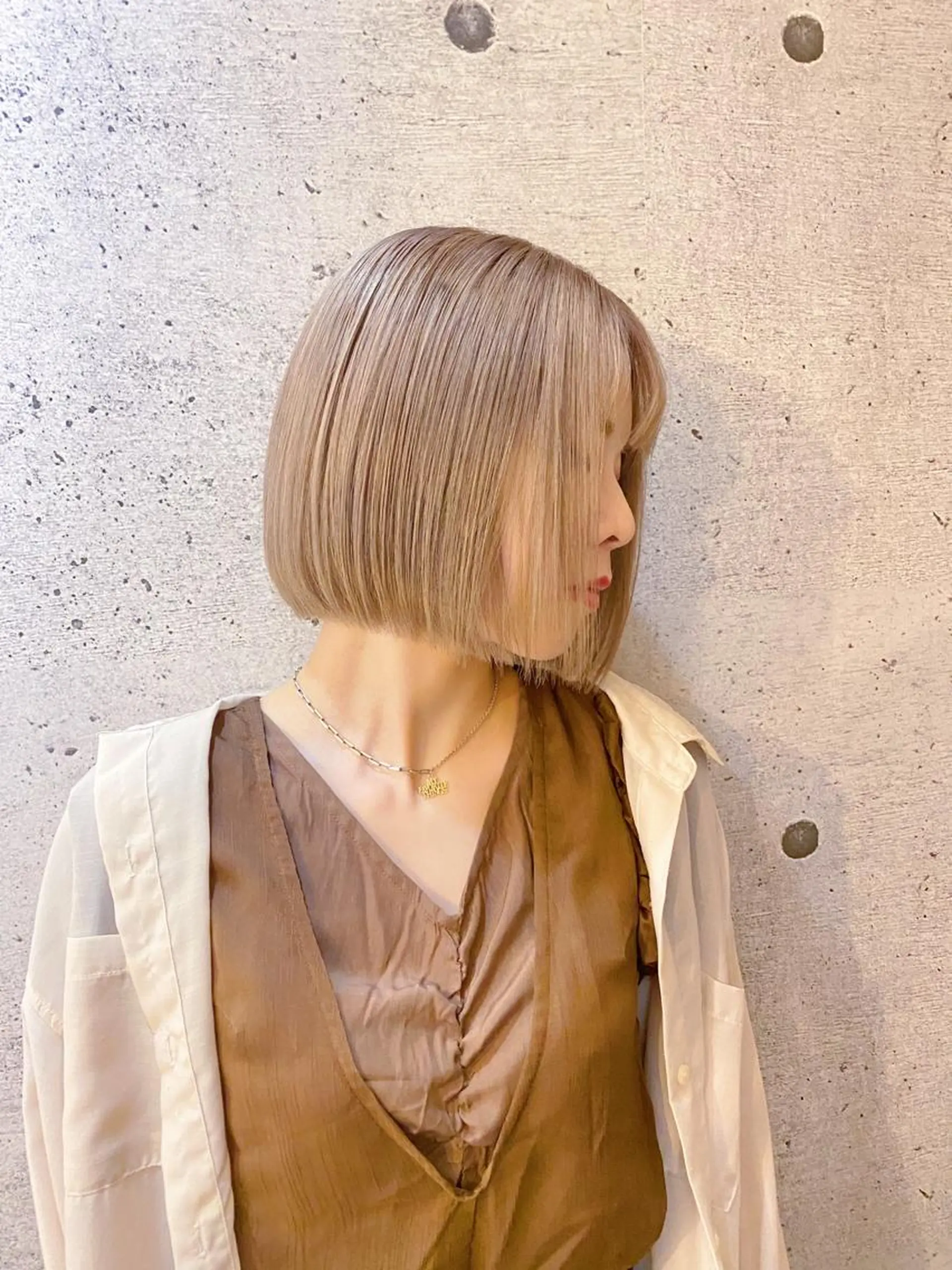 ショート カラー ベージュカラー ダブルカラー ミルクティーベージュ 髪質改善 カット ヘアカラー トリートメント 久保 敏之のヘアスタイル