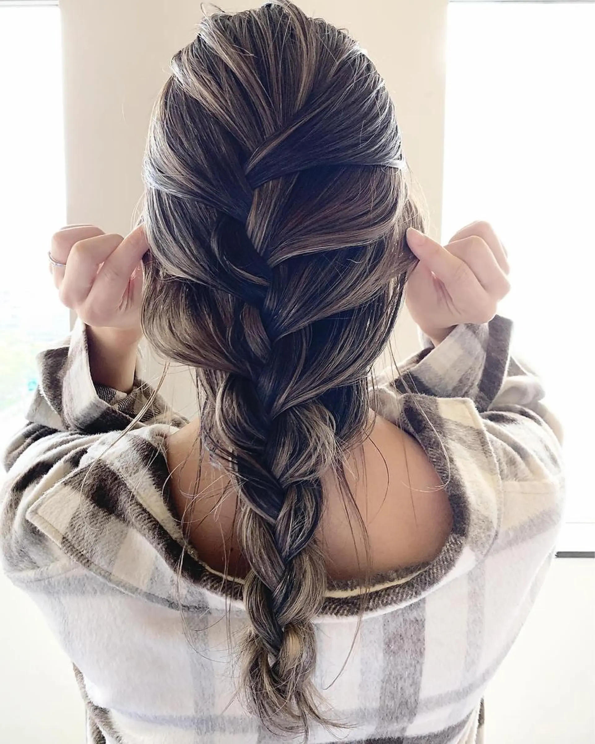 ロング カラー ヘアアレンジ ベージュカラー グラデーションカラー ハイライトカラー くせ毛 外国人風カラー 阿部 圭悟のヘアスタイル