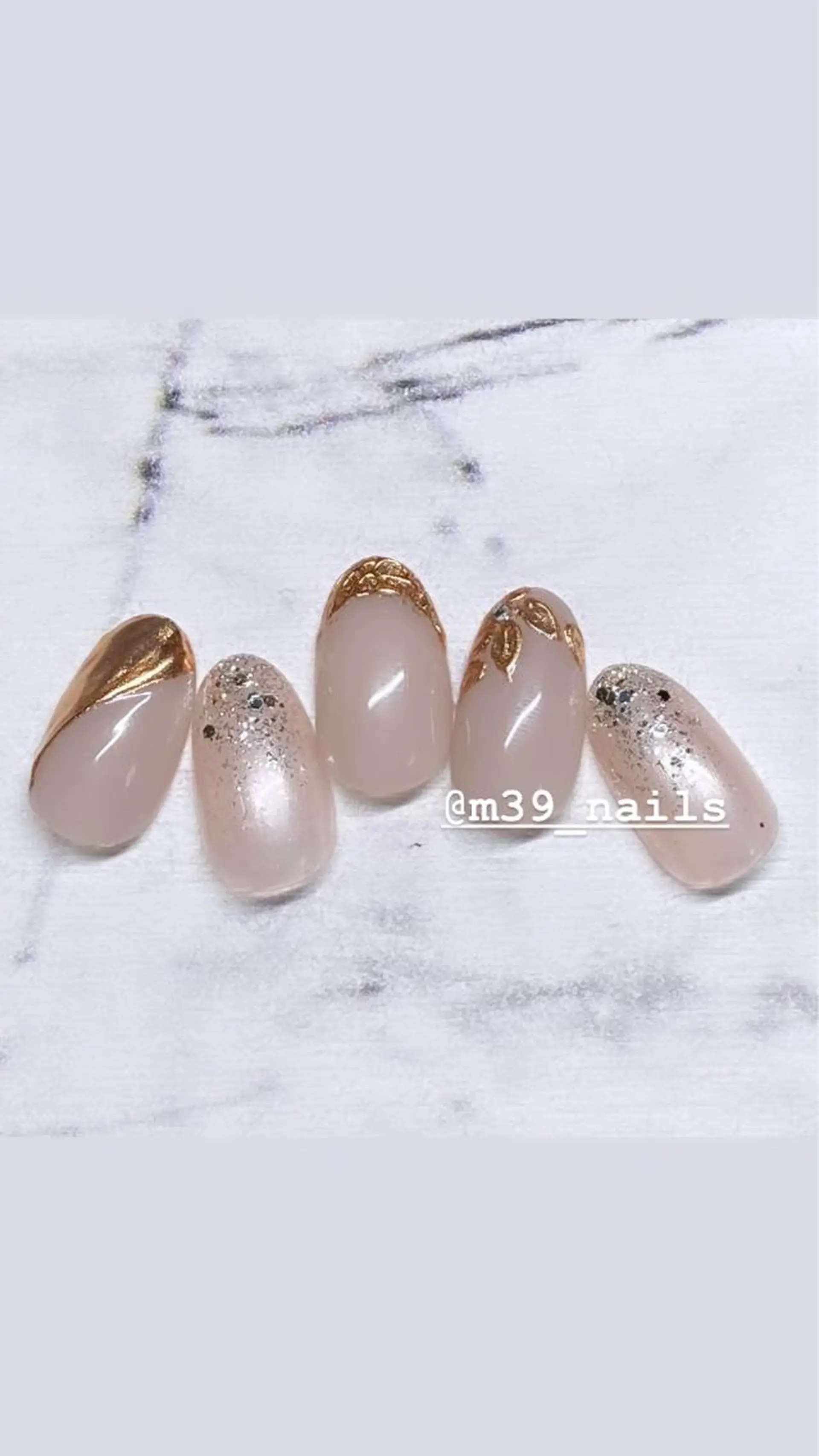 ネイル フラワーネイル キラキラネイル ニュアンスネイル 冬ネイル クリスマス 39-nails EharaMikuのネイルデザイン