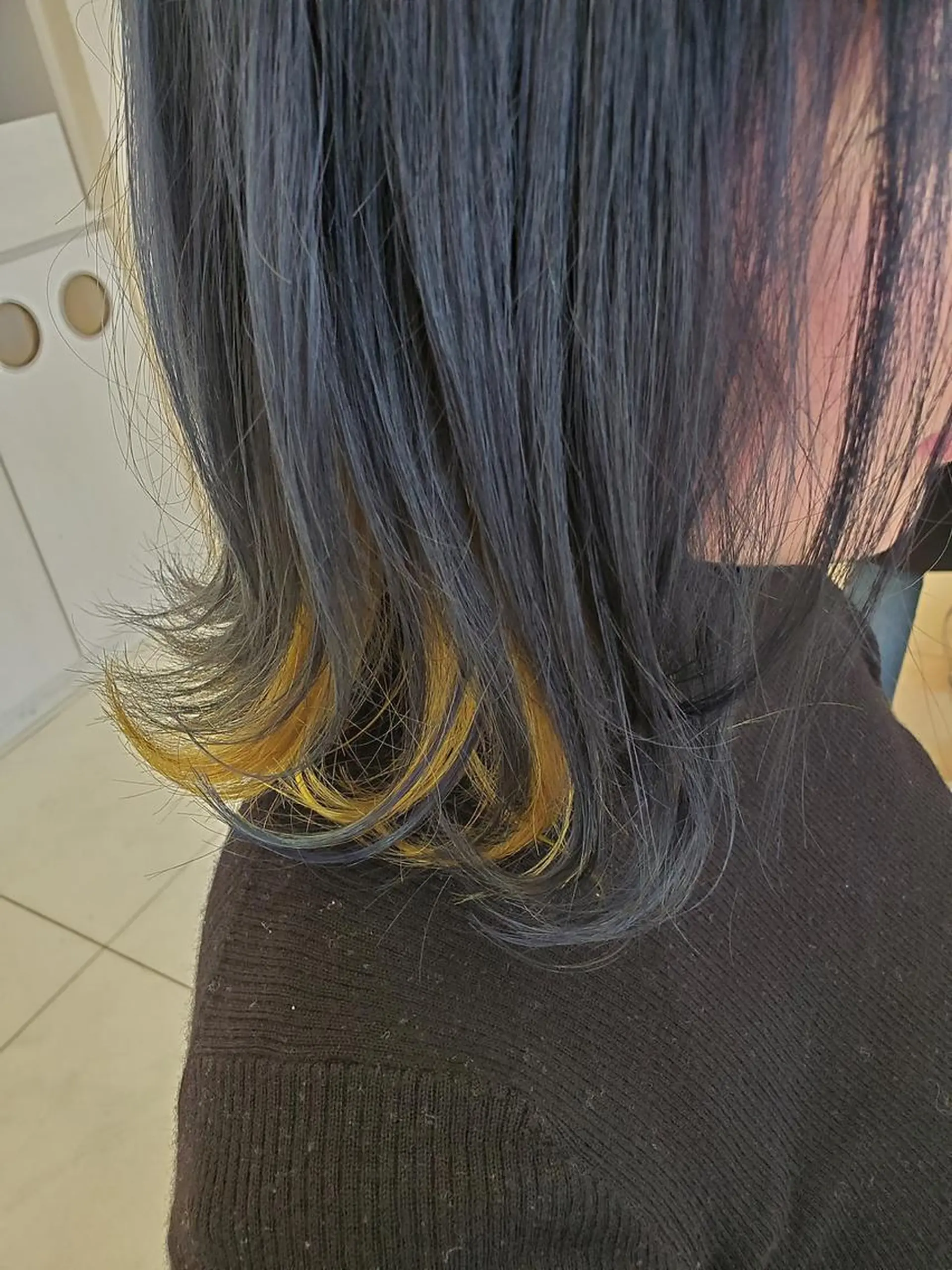 カラー SALOWIN栄 高須大貴のヘアスタイル