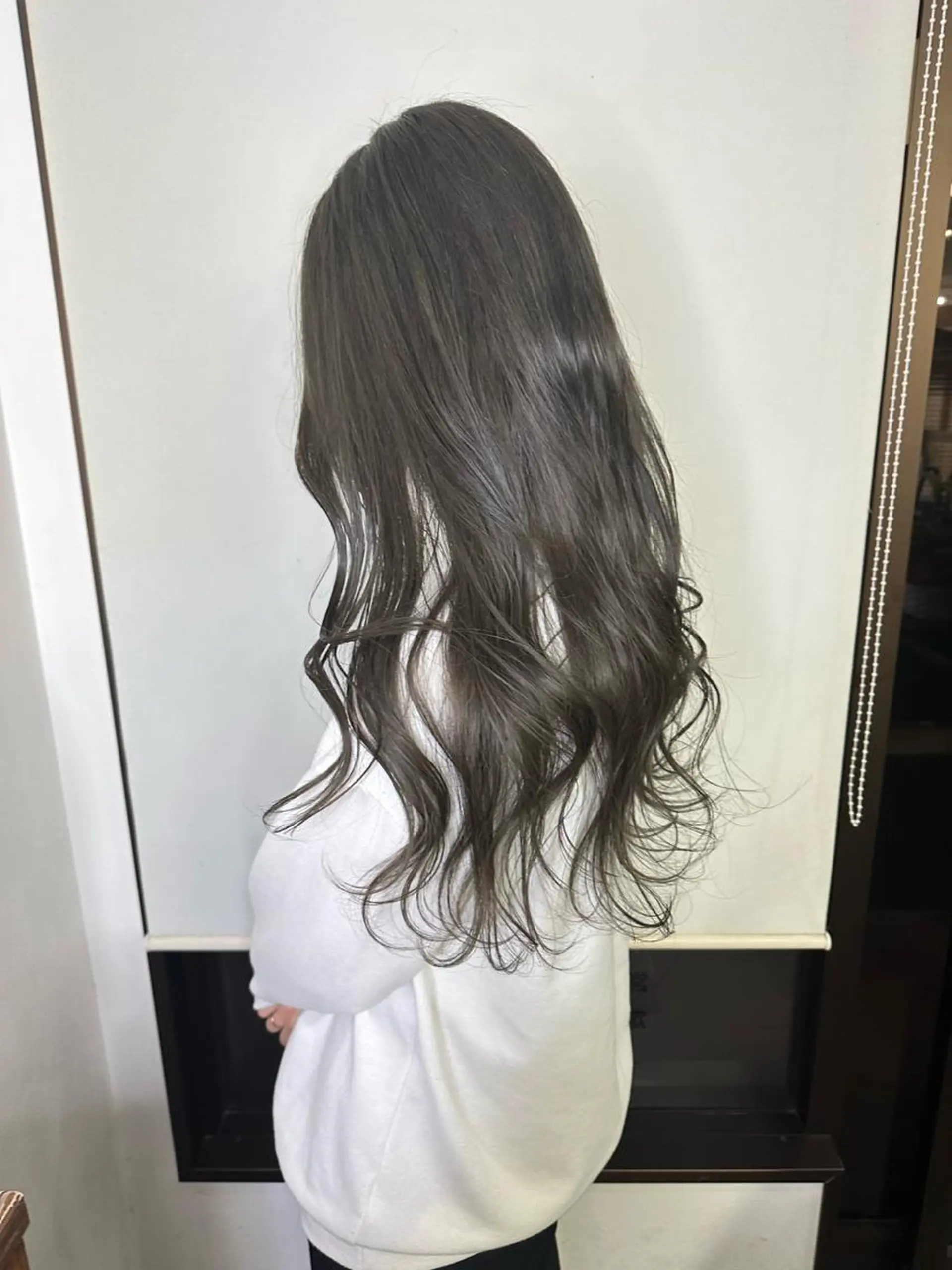ロング カラー ブリーチ 透明感カラー グレージュ オリーブグレージュ オリーブグレー ブリーチカラー🫧 森　凪沙のヘアスタイル