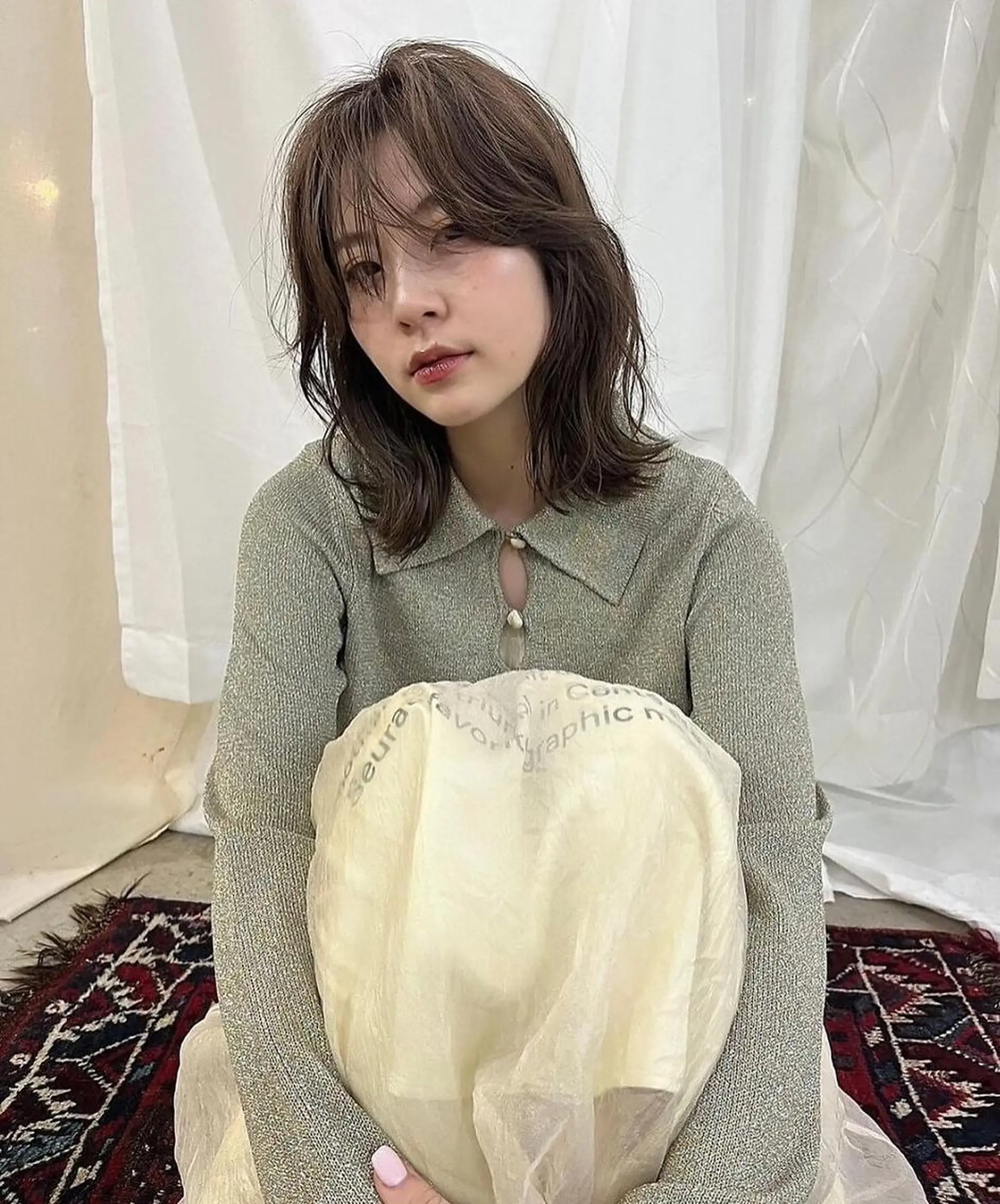 セミロング loty shionのヘアスタイル