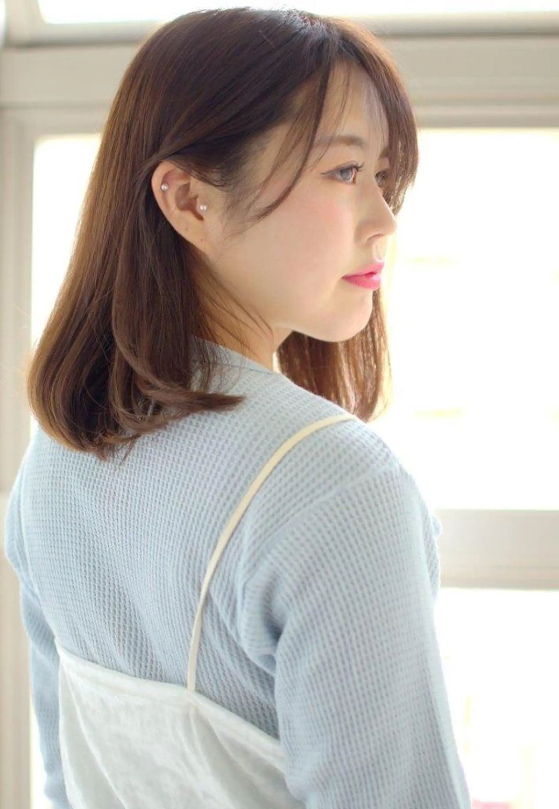 ミディアム カラー 透明感カラー REIのヘアスタイル