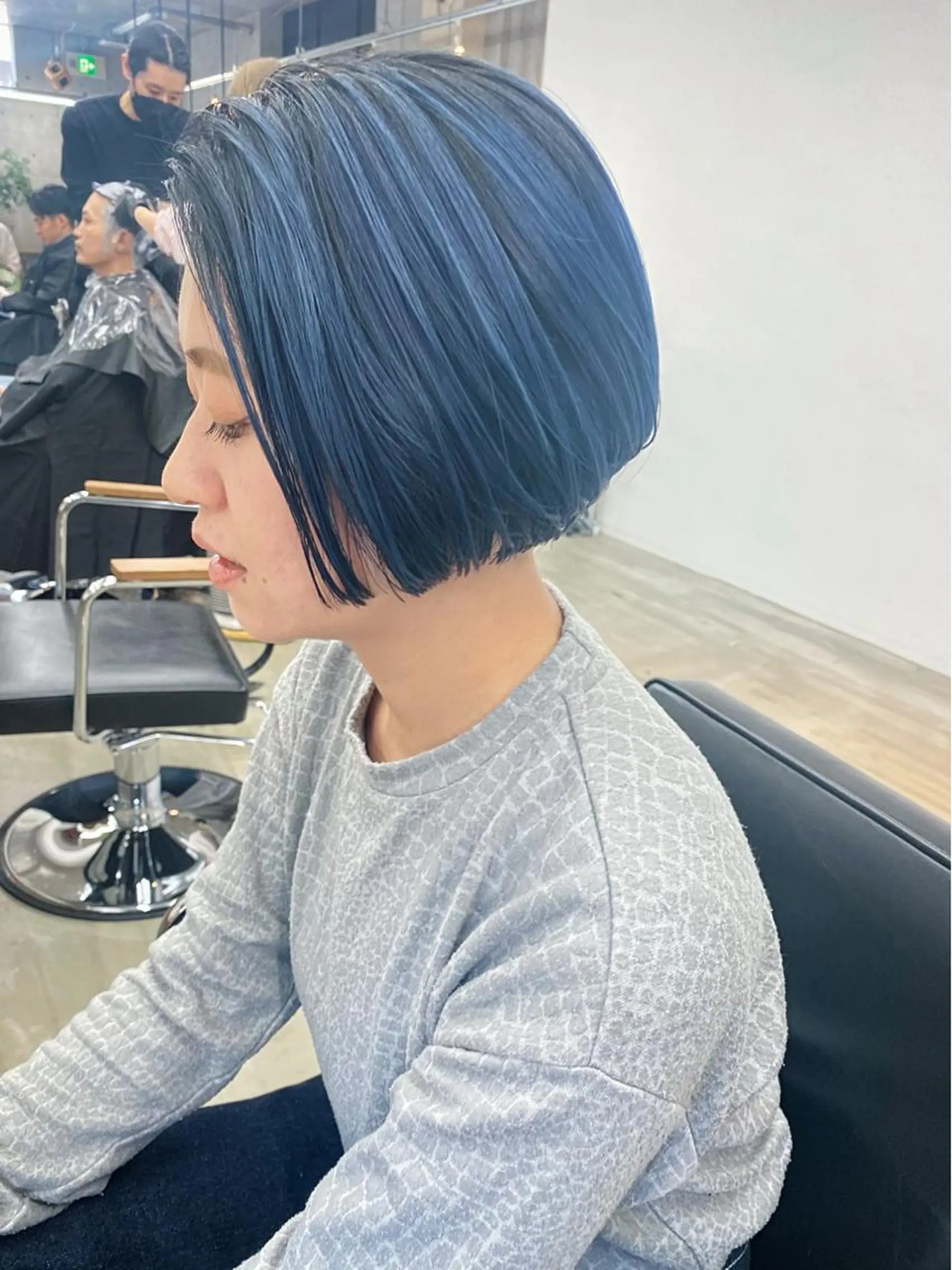 ショート カラー ヘアアレンジ ブルーカラー グラデーションカラー son hair HIROEのヘアスタイル