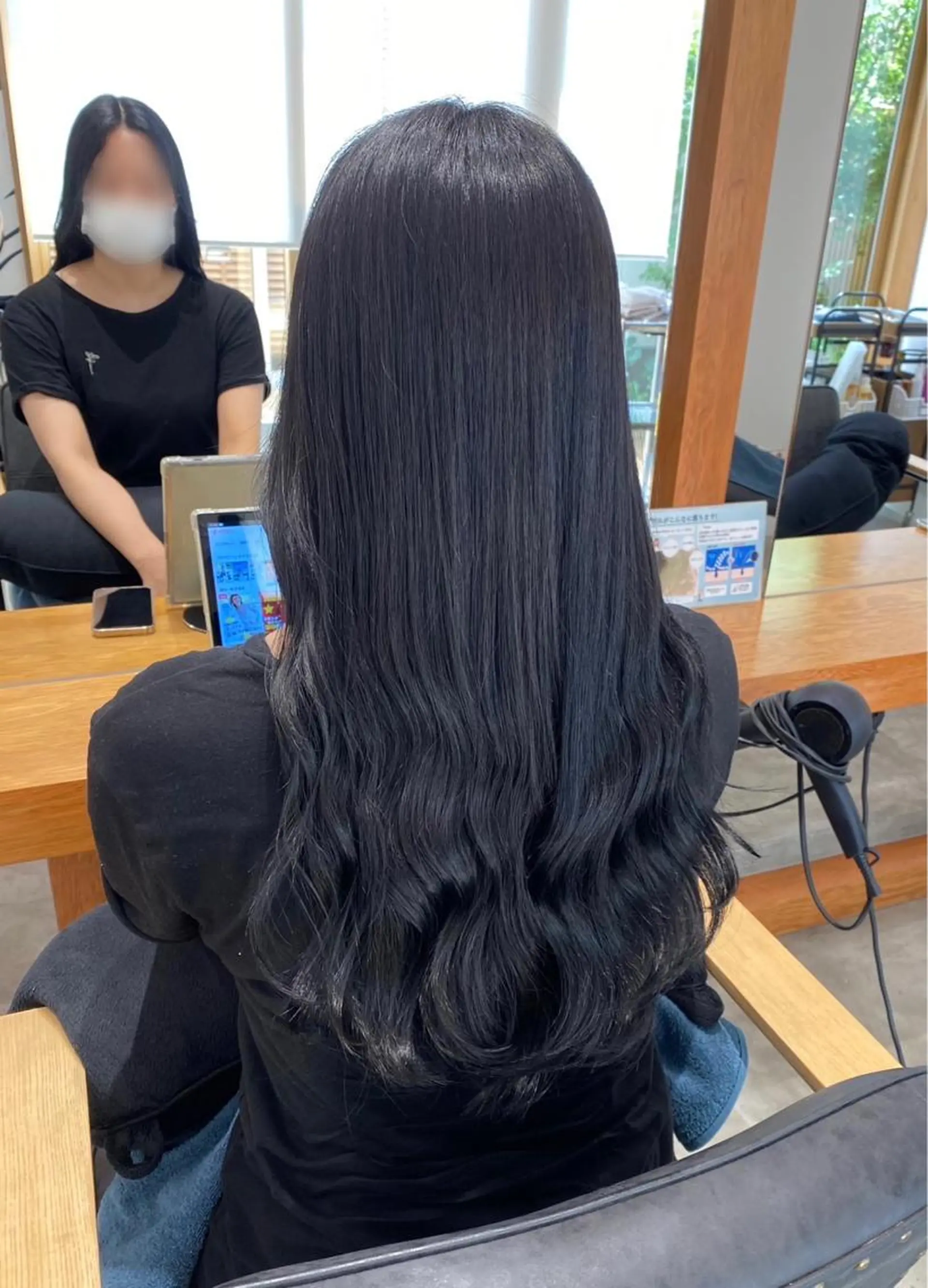 カラー 小村 理音のヘアスタイル