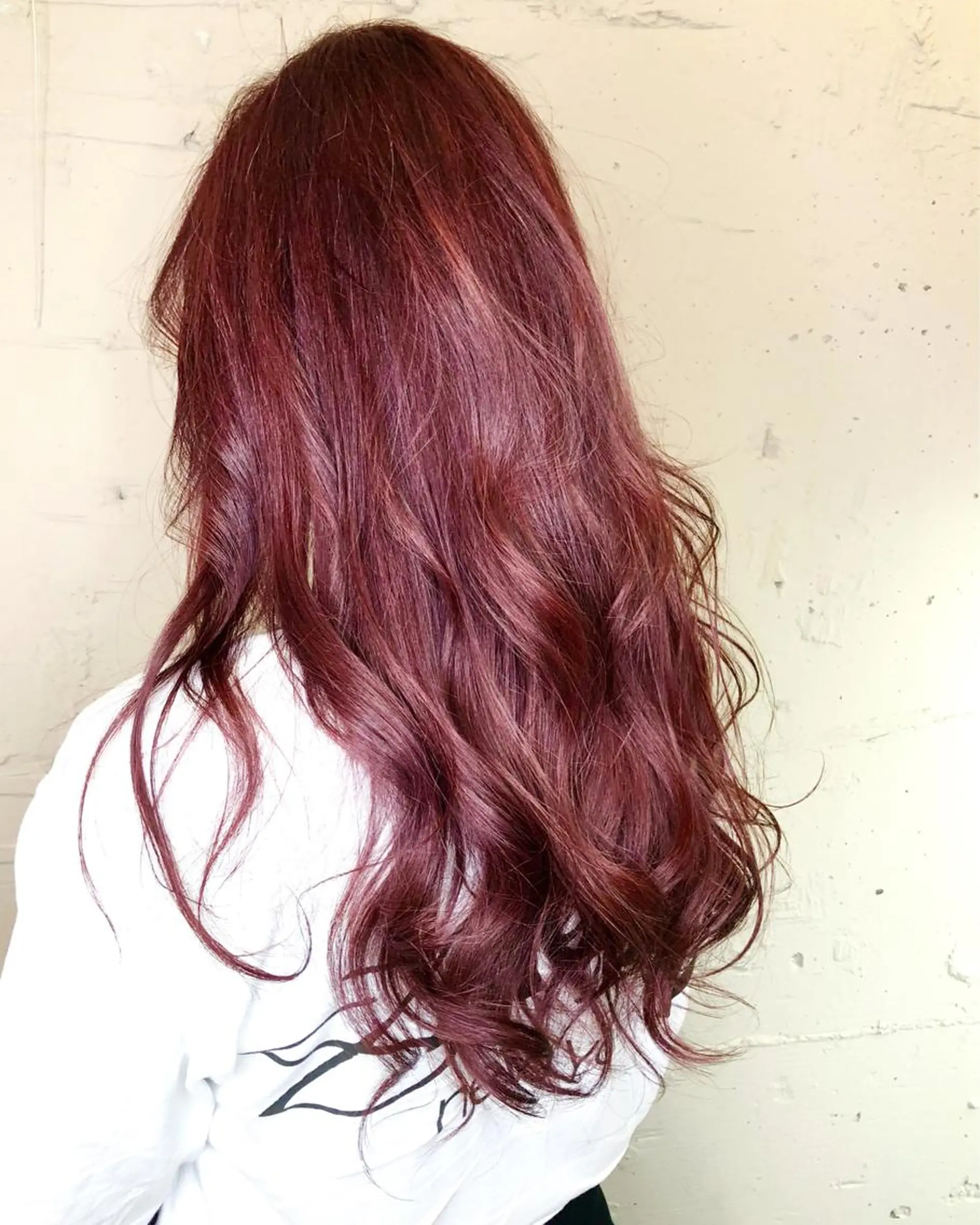 ロング カラー ブリーチ ハイトーンカラー ピンクカラー レッドカラー ヘアカラー 成城美容室 YOSHIMURAのヘアスタイル
