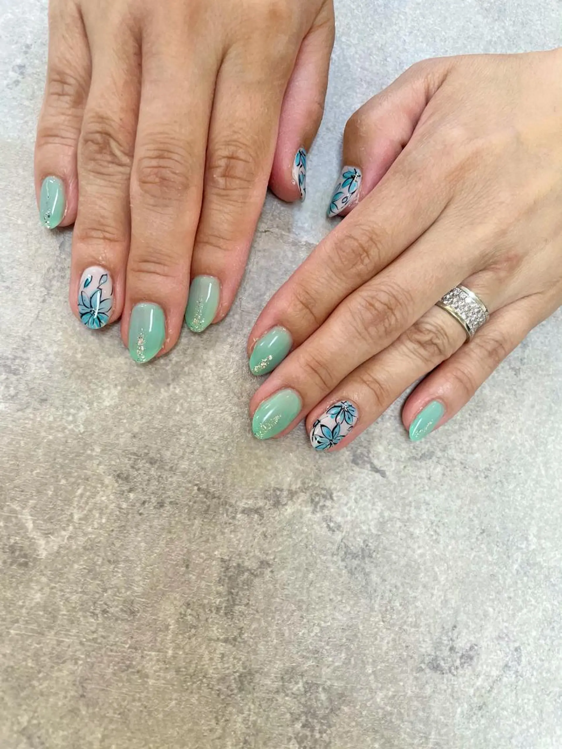 ネイル フットネイル おそろいネイル 夏ネイル ハンドネイル ハンドケア FASTNAIL PLUS 新宿店のネイルデザイン