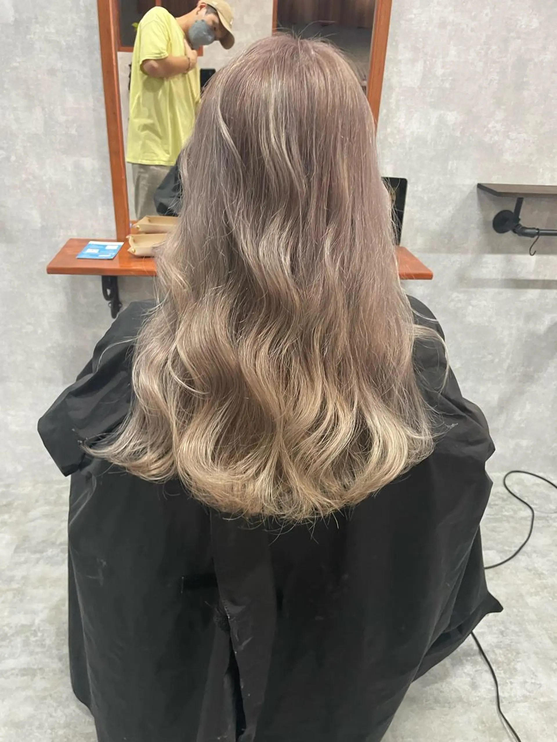 ロング andKおもろまち店 艶ダブルカラー✨のヘアスタイル