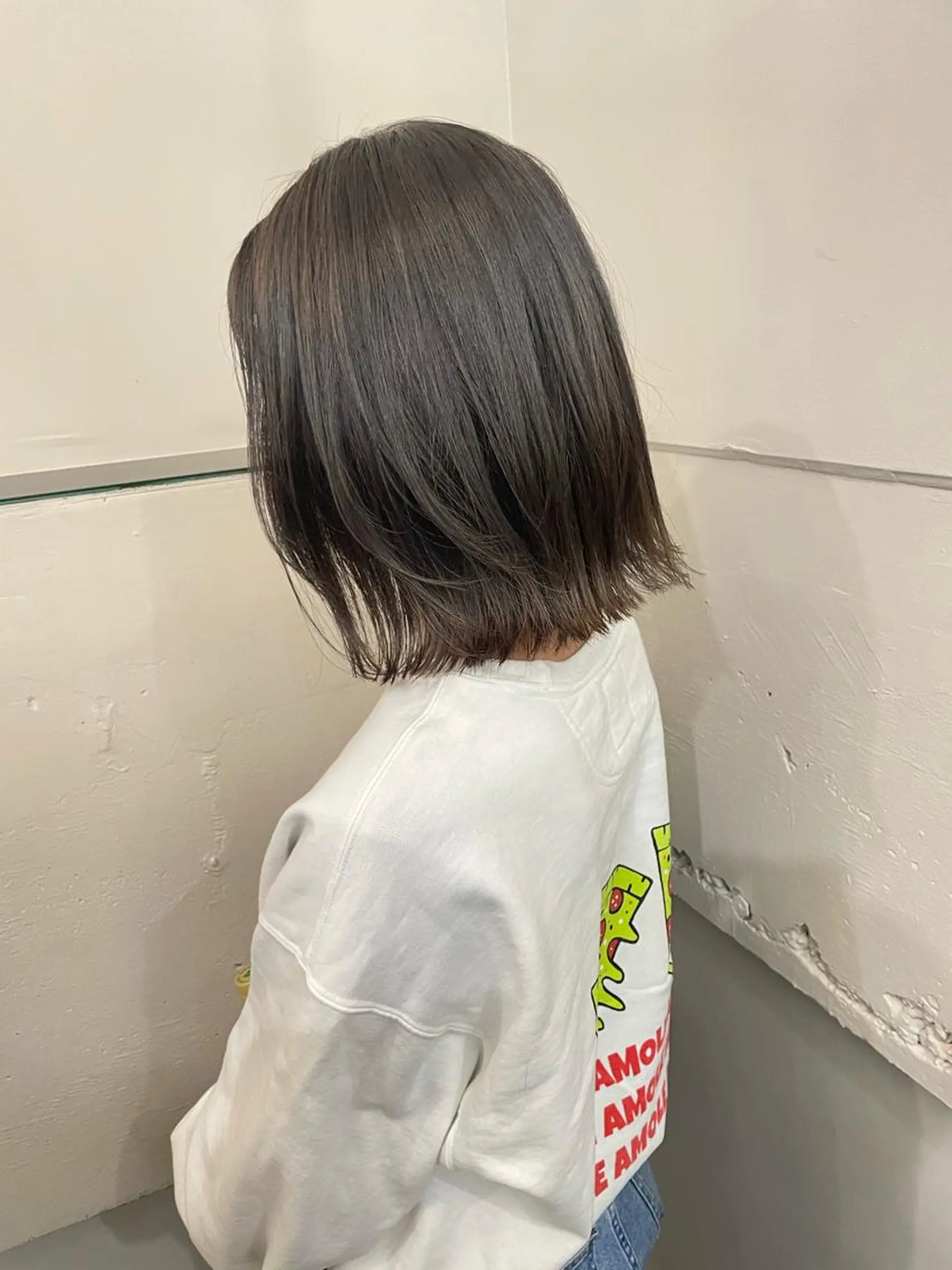 ミディアム カラー 切りっぱなしボブ オリーブグレー ボブ 外ハネヘア カット ヘアカラー ✨カラー支持No.1 🧸ワキ カナコ🧸のヘアスタイル