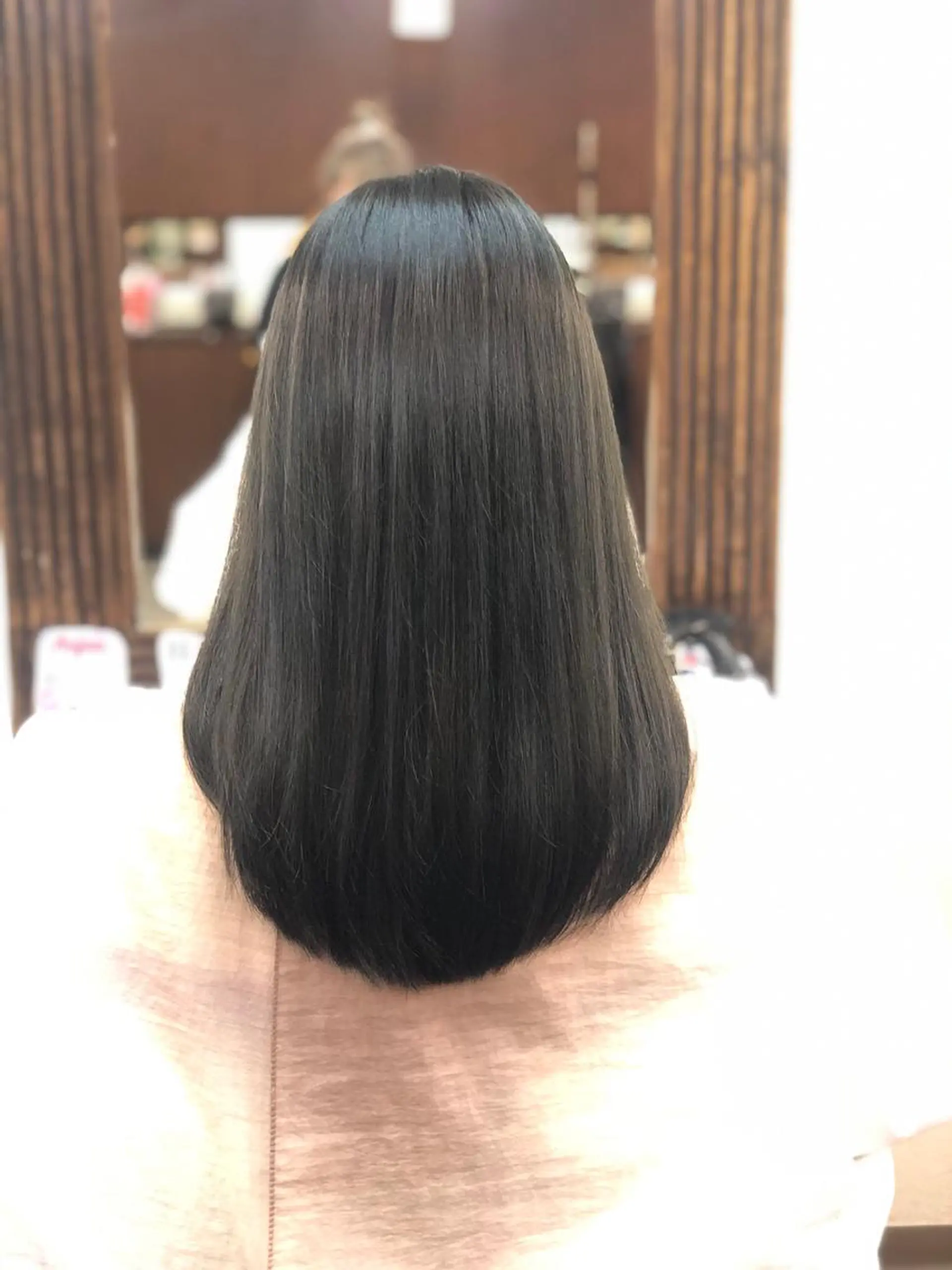 セミロング カラー 加藤 瑠美のヘアスタイル