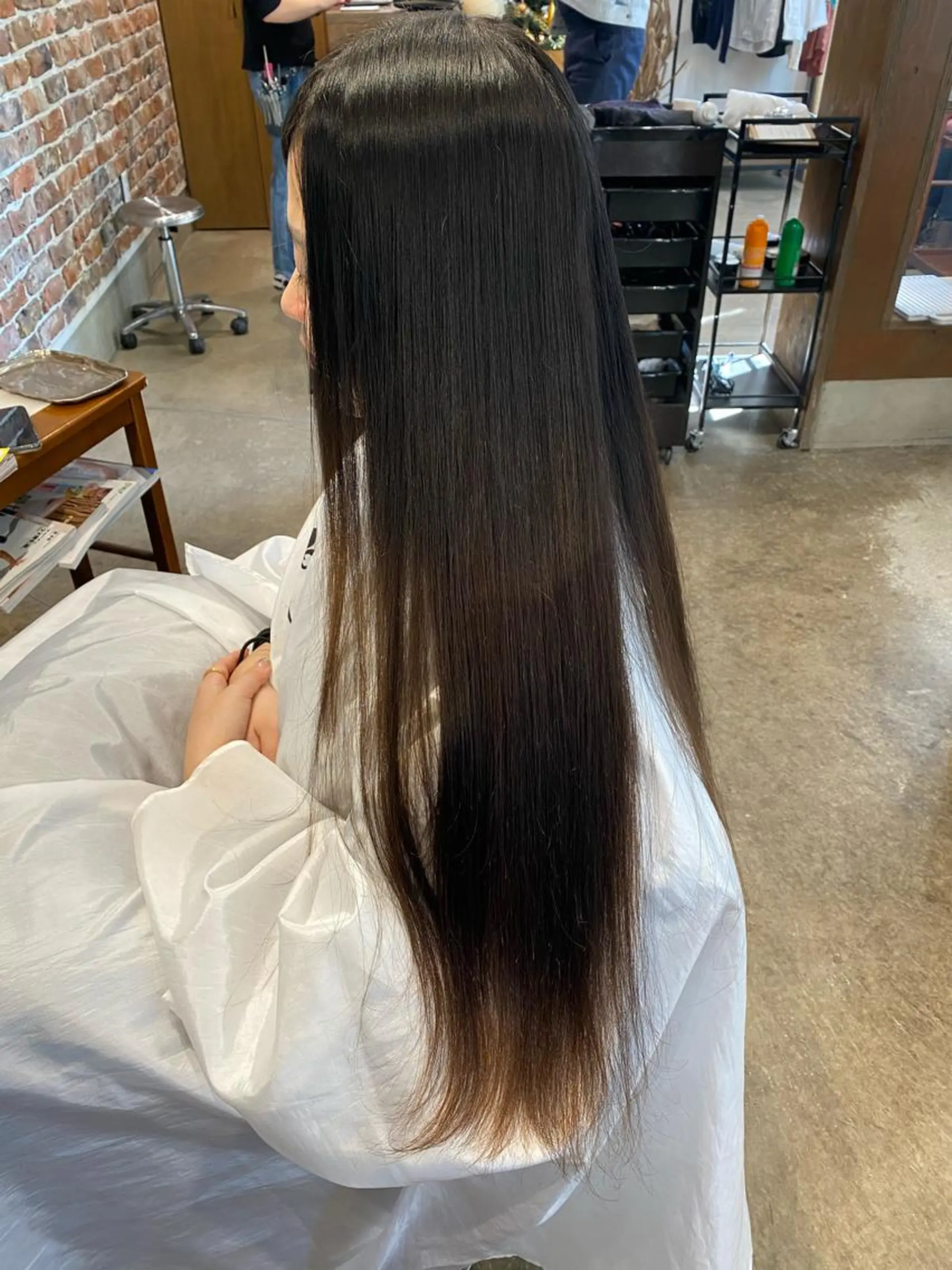 ロング パーマ ロング 縮毛矯正 沖田 舞衣のヘアスタイル