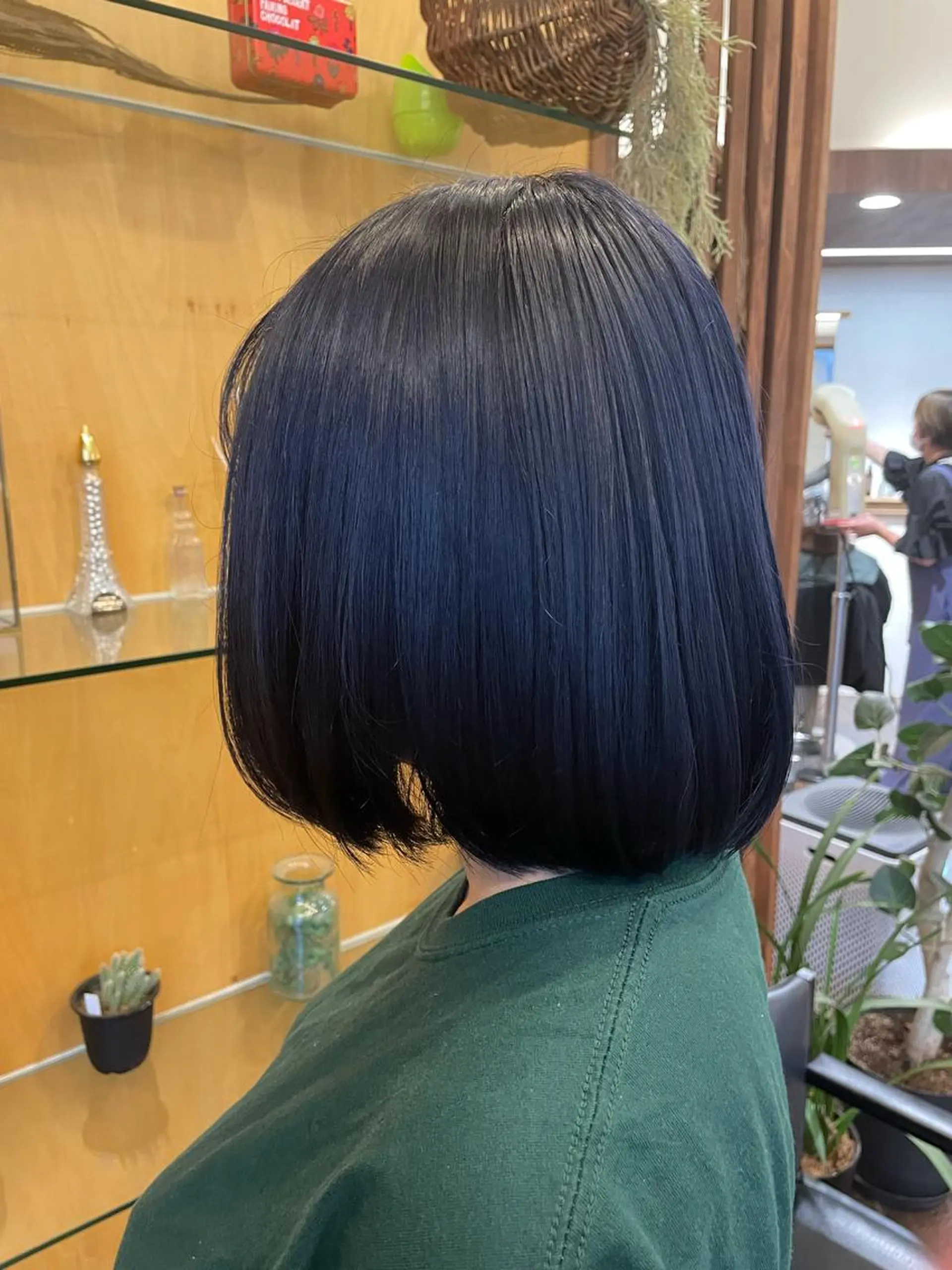 ミディアム カラー 黒髪 ブリーチ ブルーカラー ブルーブラック 谷山清和 ゆうやのヘアスタイル