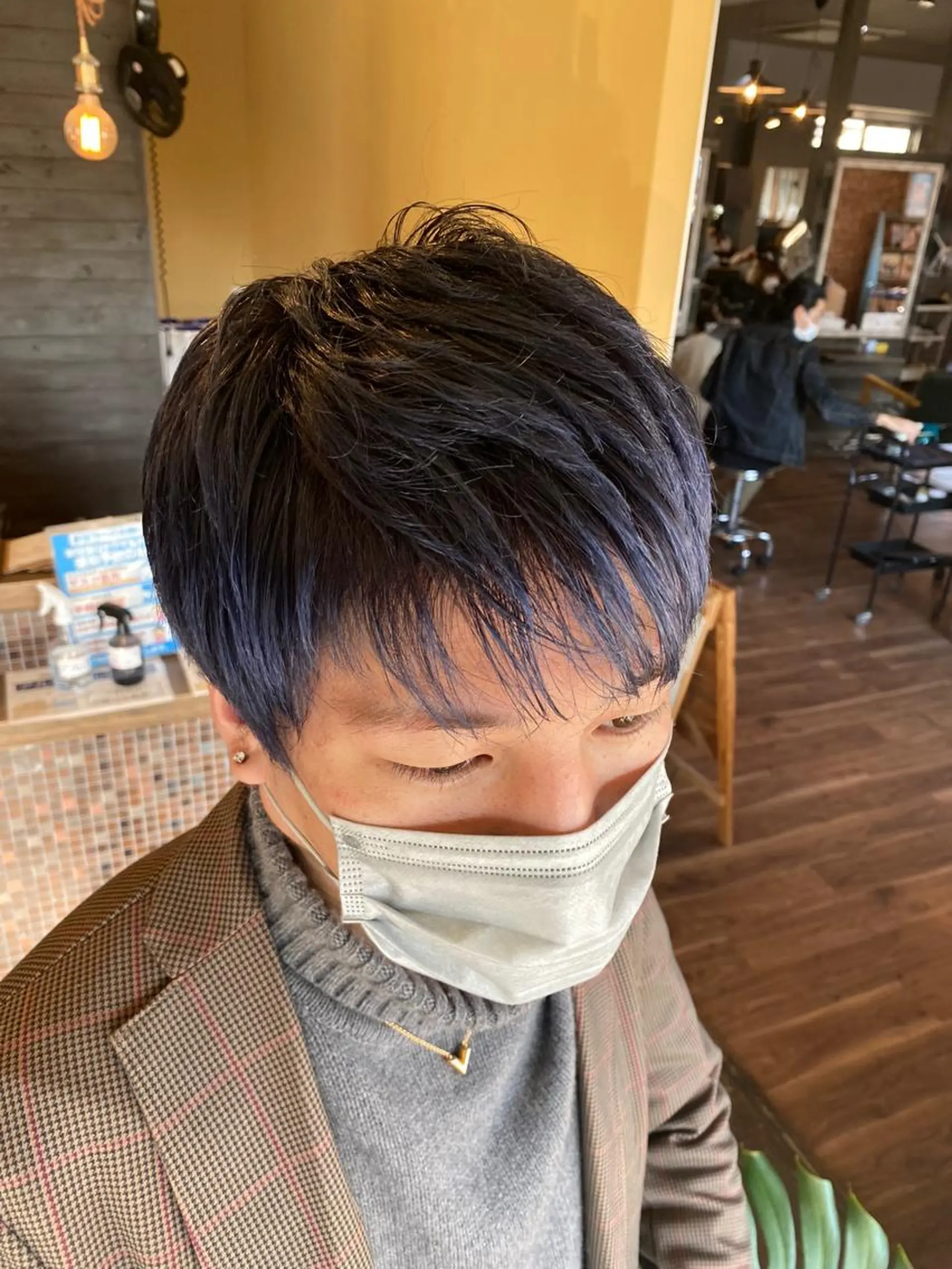 ショート カラー メンズ ブルーカラー ブルージュ ハイライト/インナー /ブリーチ/レイヤーのヘアスタイル