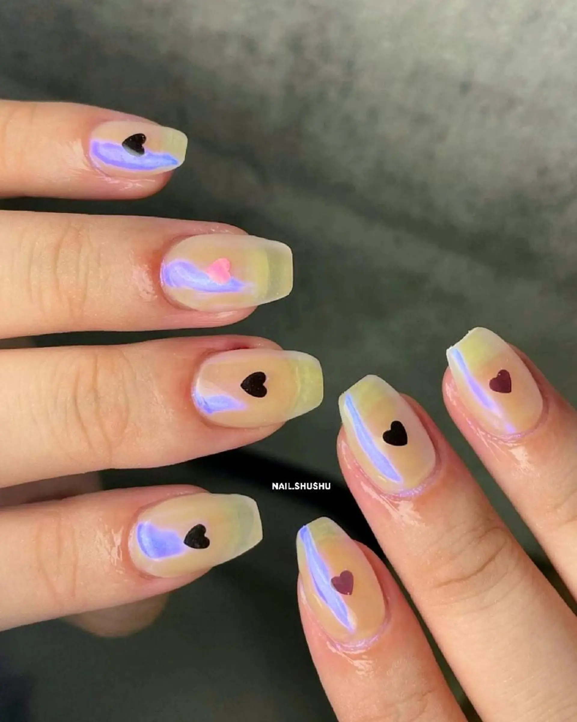 ネイル ニュアンスネイル シンプルネイル 夏ネイル 3dパーツ/流行り 👧shushu❤️のネイルデザイン