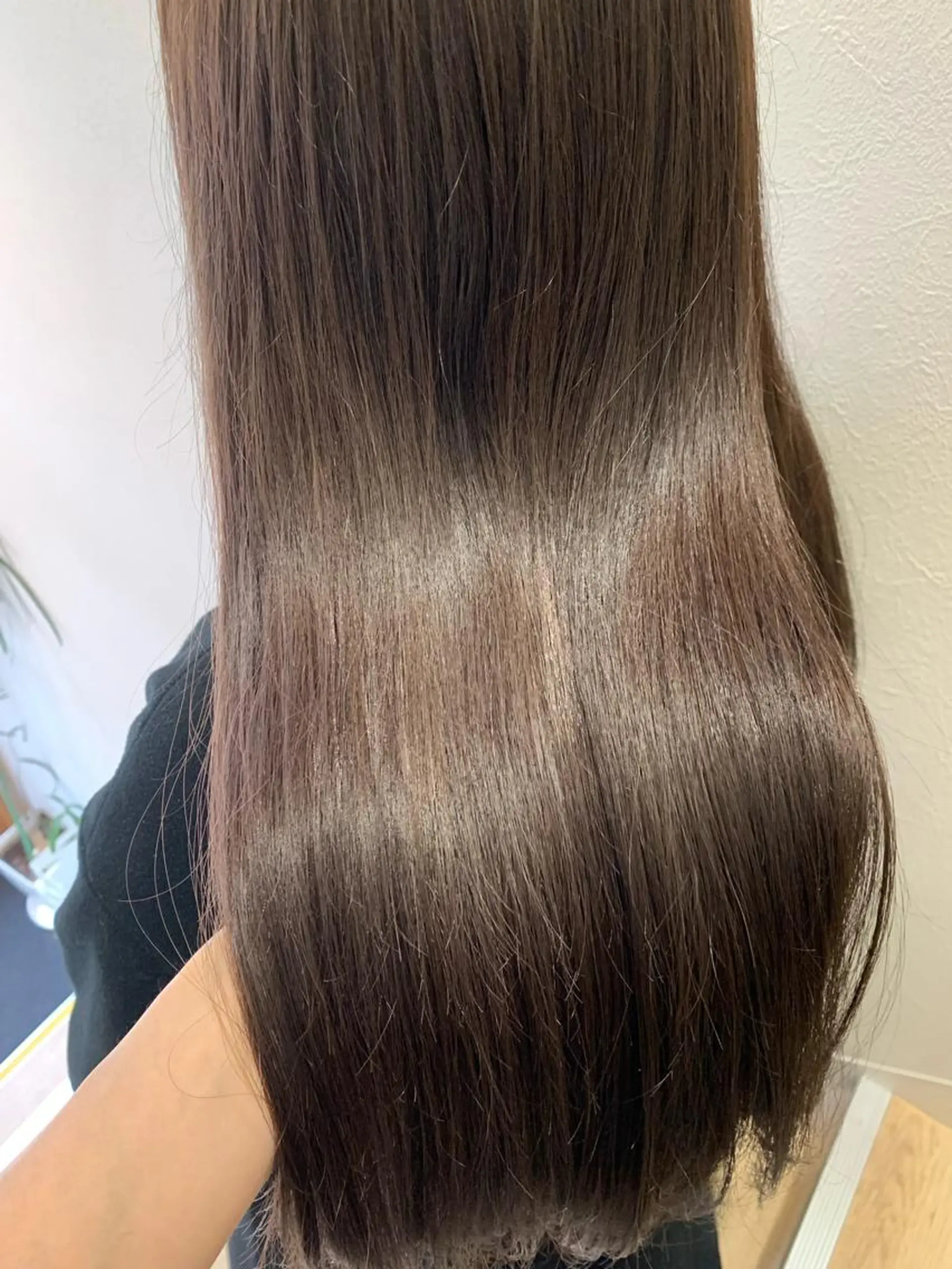 ロング カラー ベージュカラー 透明感カラー シルバー シルバーベージュ hub hair レイヤー/透明感のヘアスタイル