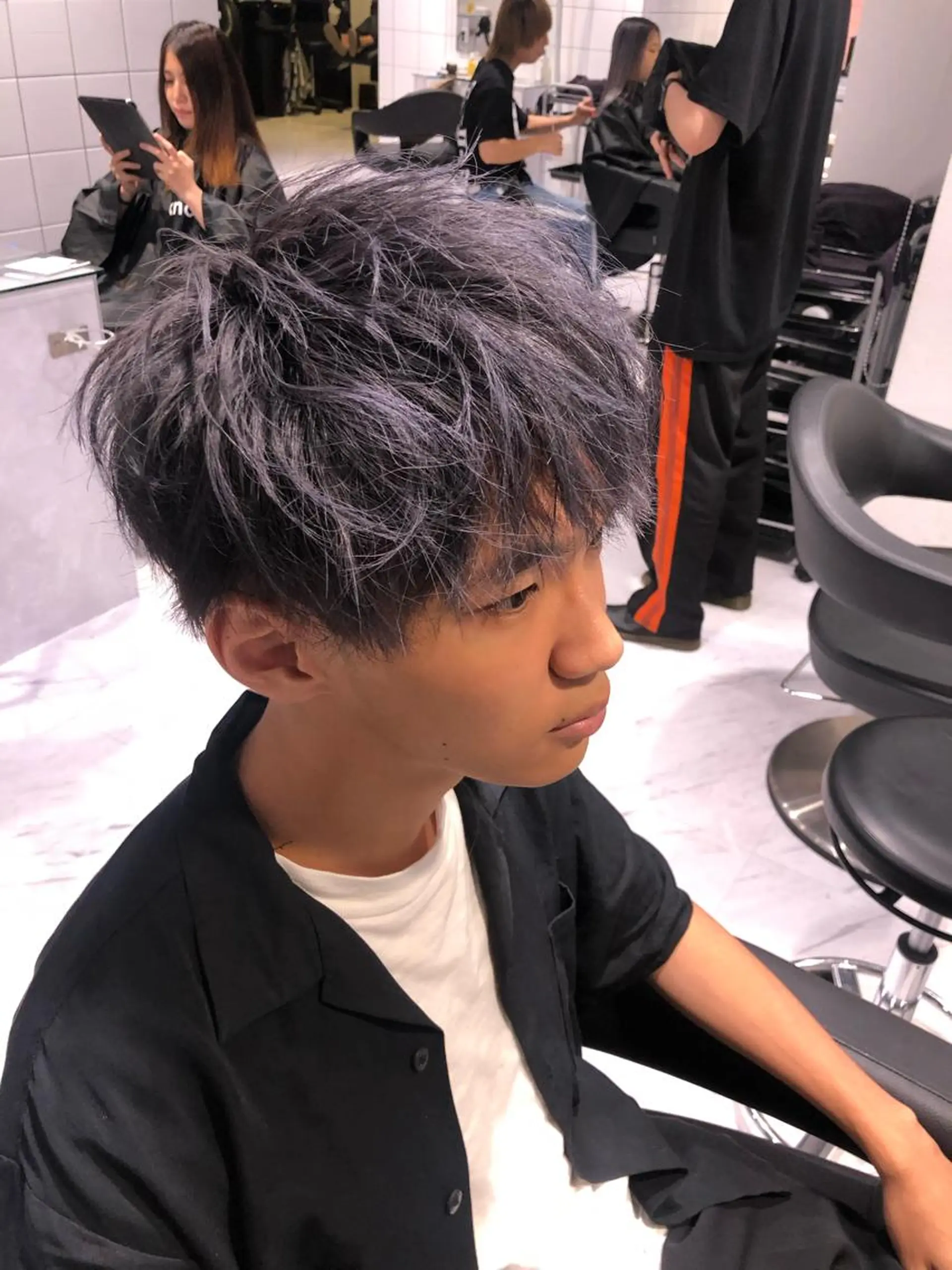 ショート カラー メンズ メンズブリーチ ブリーチ グレージュ ラベンダーカラー ラベンダーグレージュ 赤み消し🌿 透明感カラー🫧のヘアスタイル