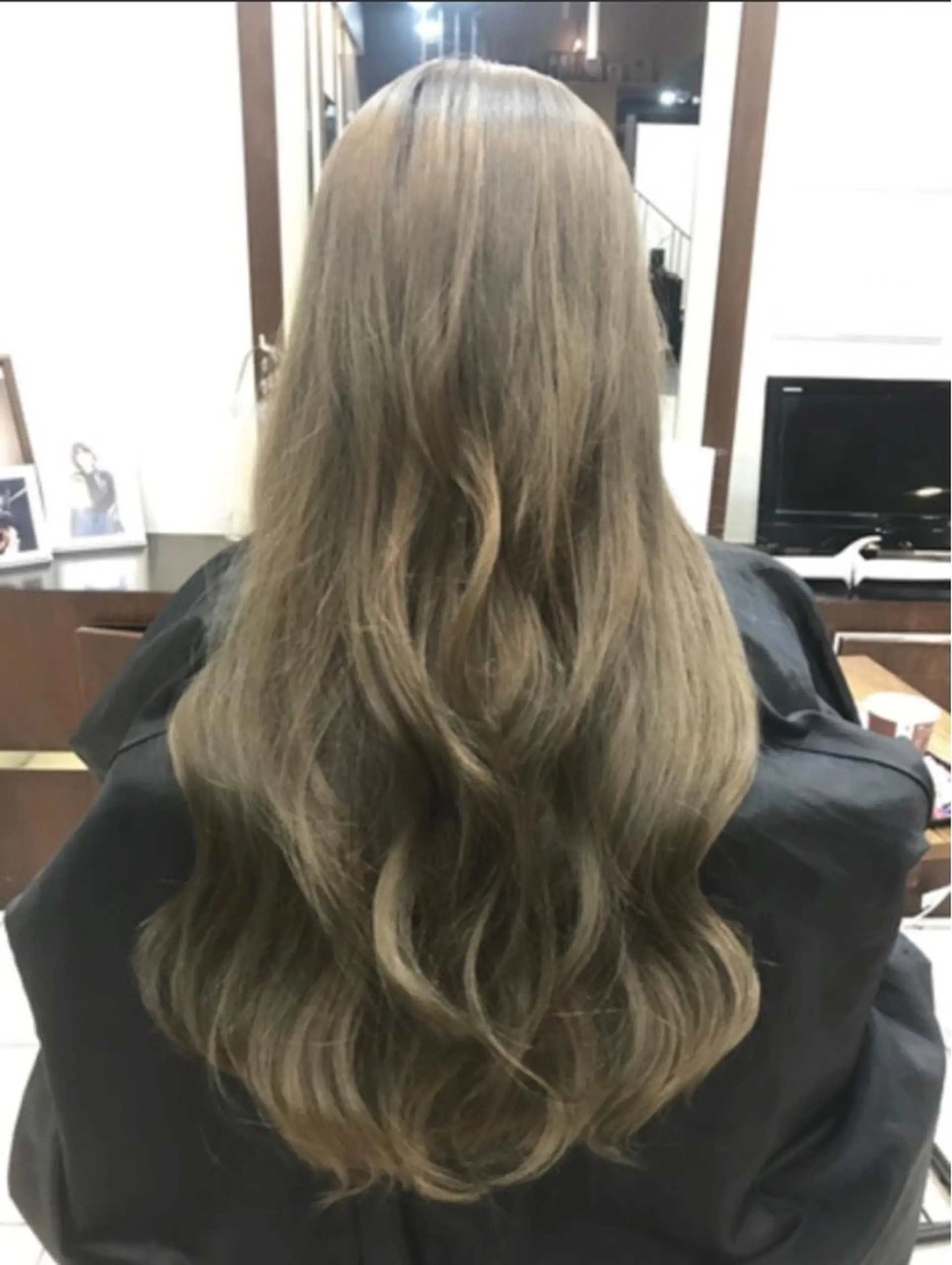 ロング カラー ダブルカラー カット ヘアカラー トリートメント Zina天王寺 CHIAKIのヘアスタイル