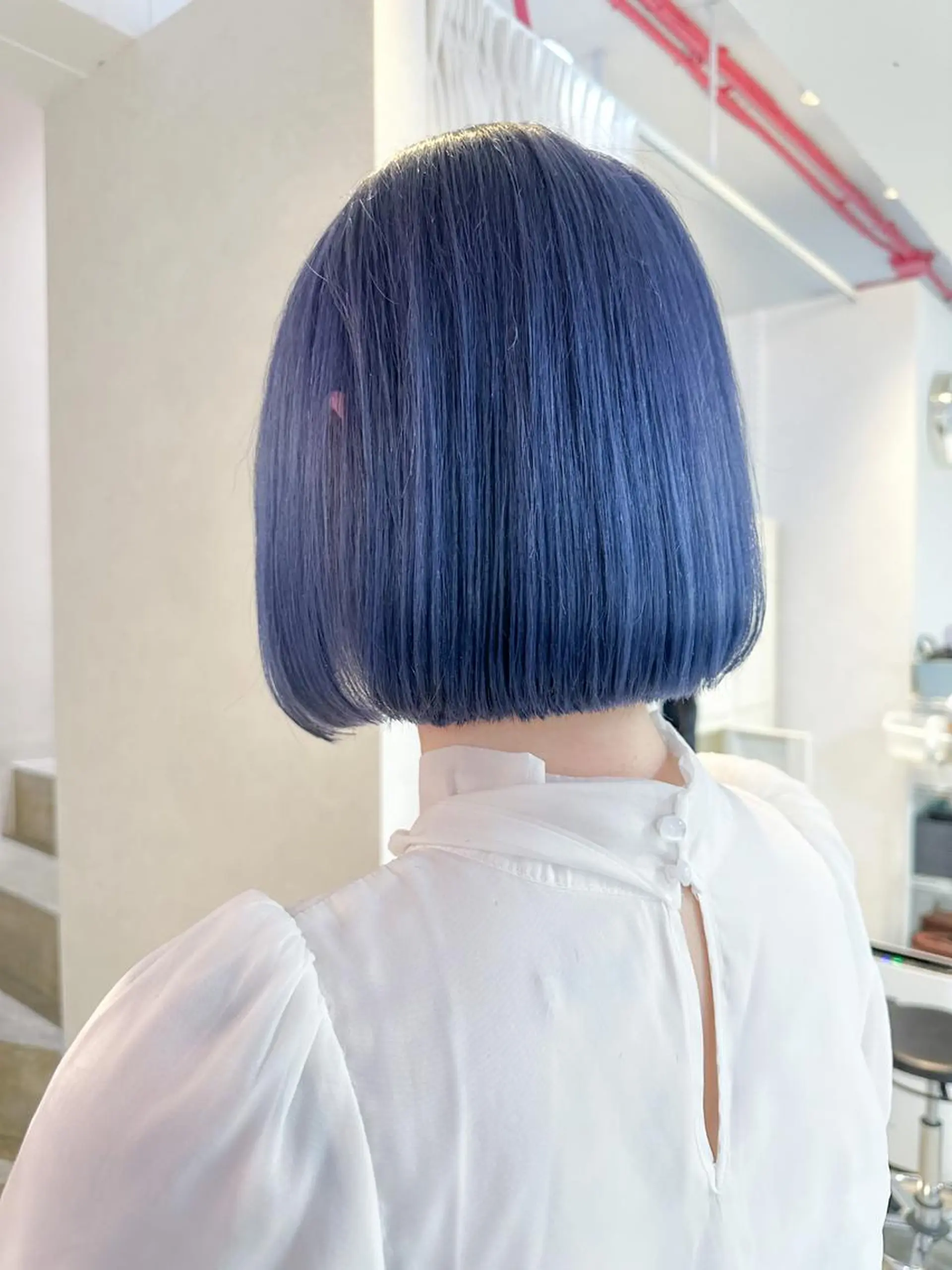 ショート カラー ブリーチ ブルーカラー ブルーラベンダー エドルカラー イルミナカラー カット ヘアカラー BOX mico.のヘアスタイル