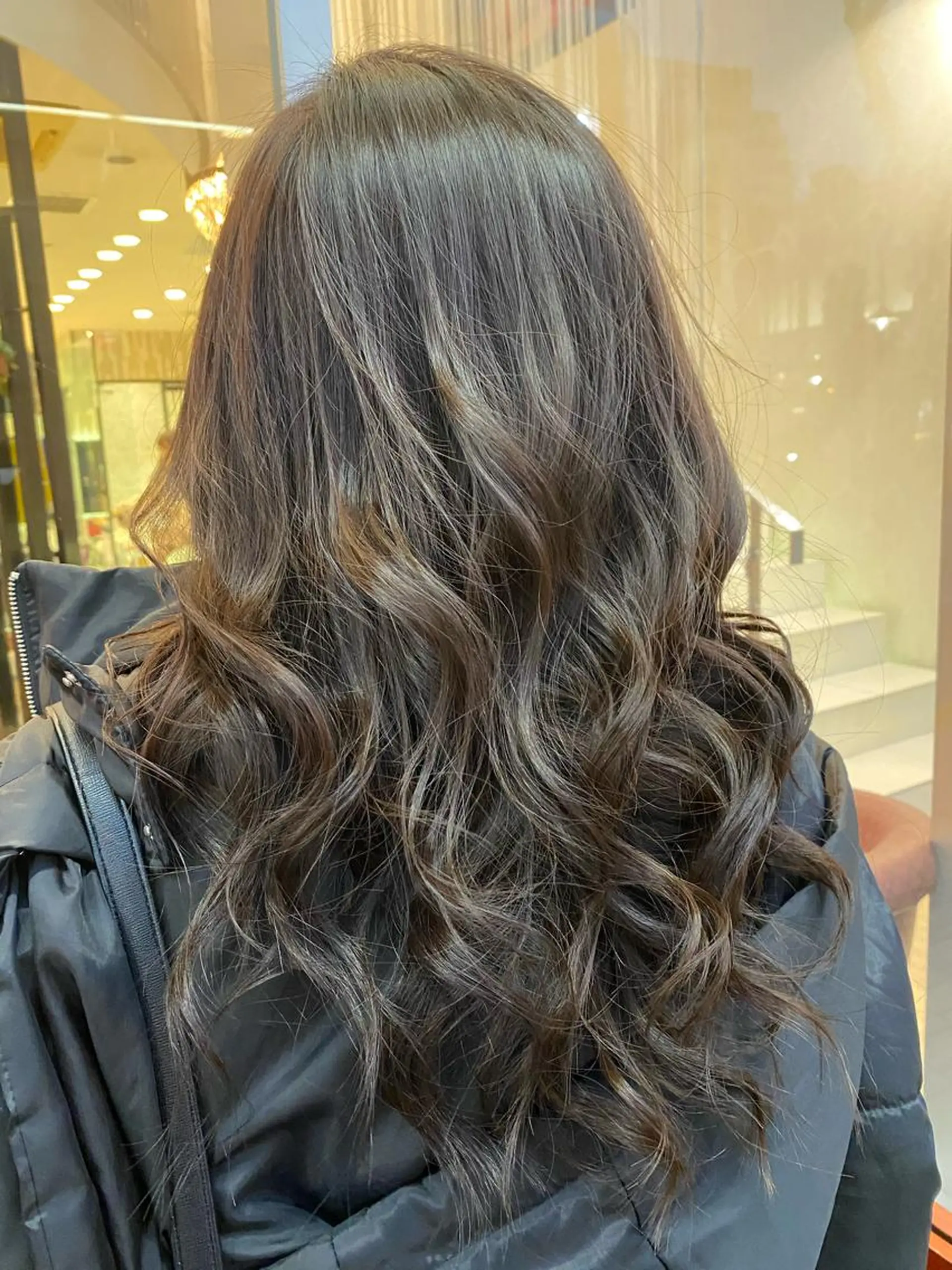 ロング カラー アッシュ ベージュカラー デザインカラー✨新倉 佑奈のヘアスタイル