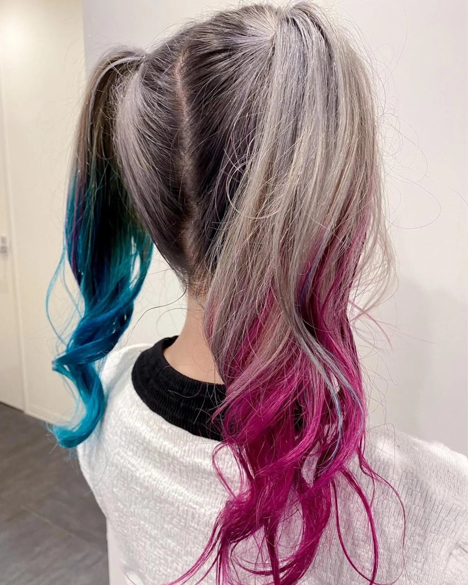 ロング カラー ハロウィン ハイライト/ブリーチ バレイヤージュ関佳祐のヘアスタイル