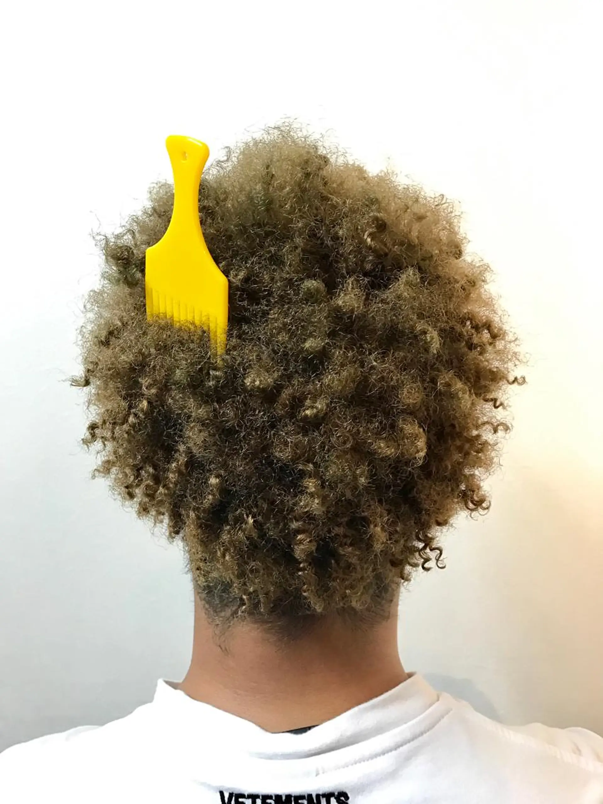 ショート パーマ 東風上 亮介のヘアスタイル