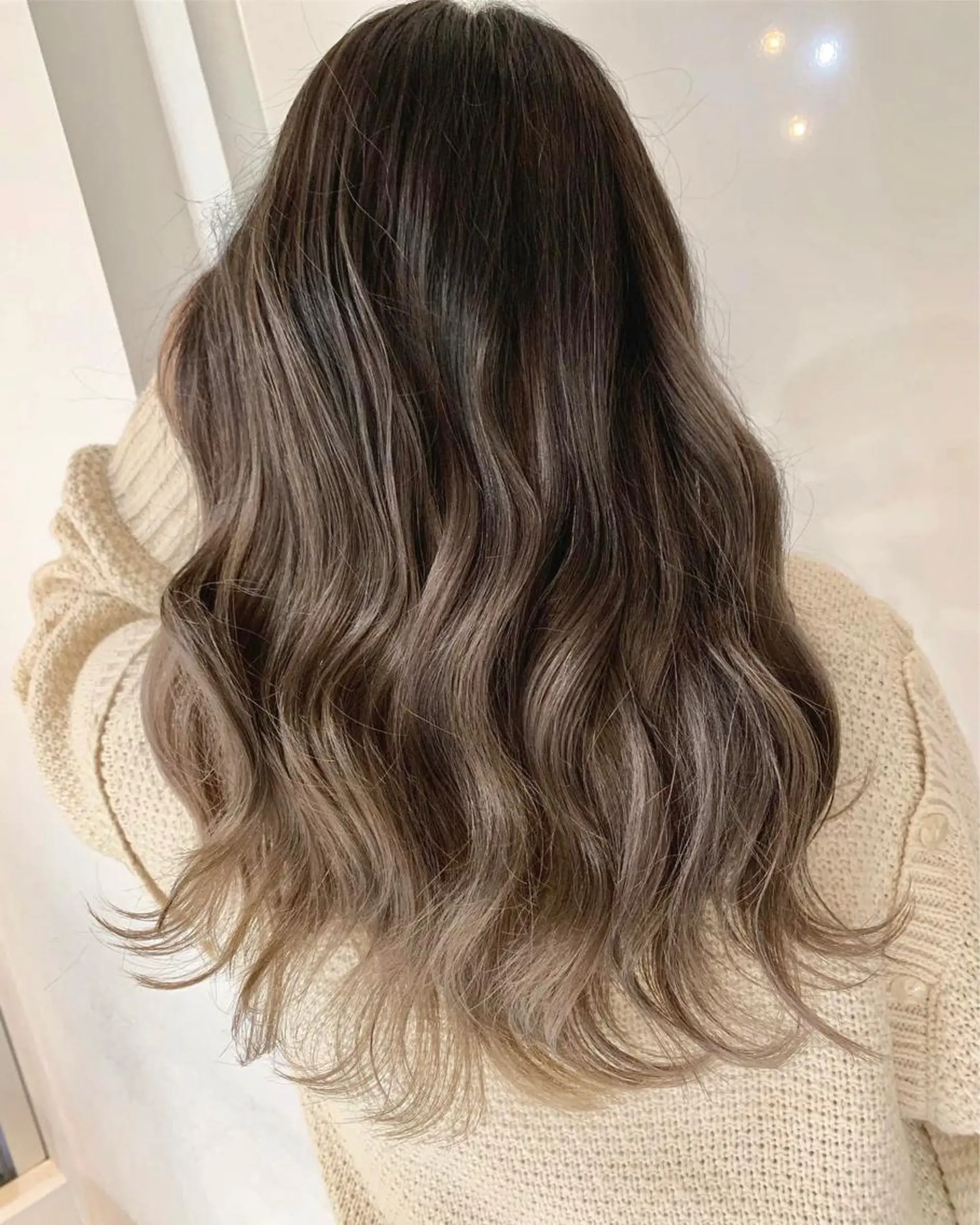 ロング カラー ベージュカラー グラデーションカラー ミルクティーベージュ 無料カットモデル募集 スタイリスト石井大夢のヘアスタイル