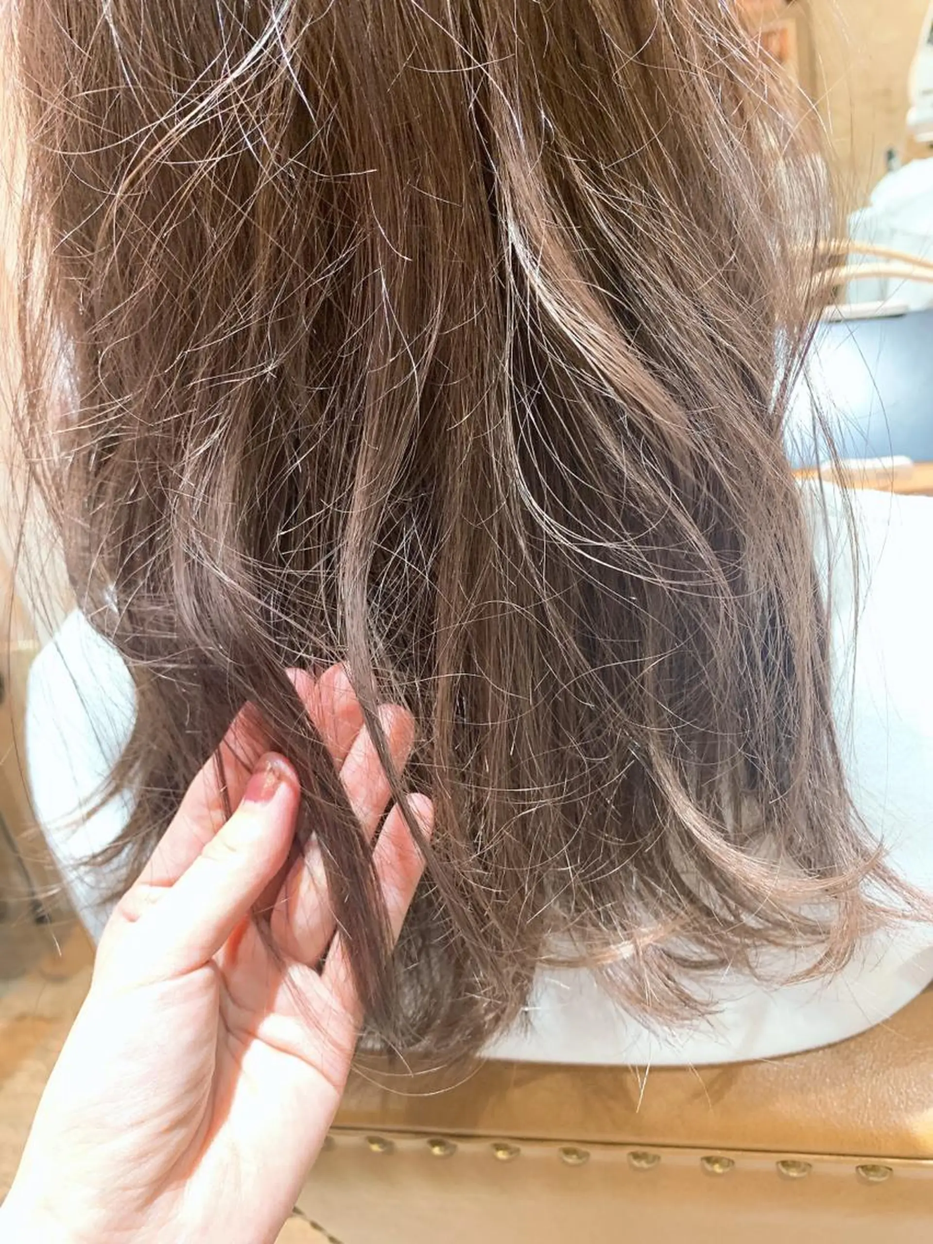 セミロング CHIC 岩下真衣のヘアスタイル