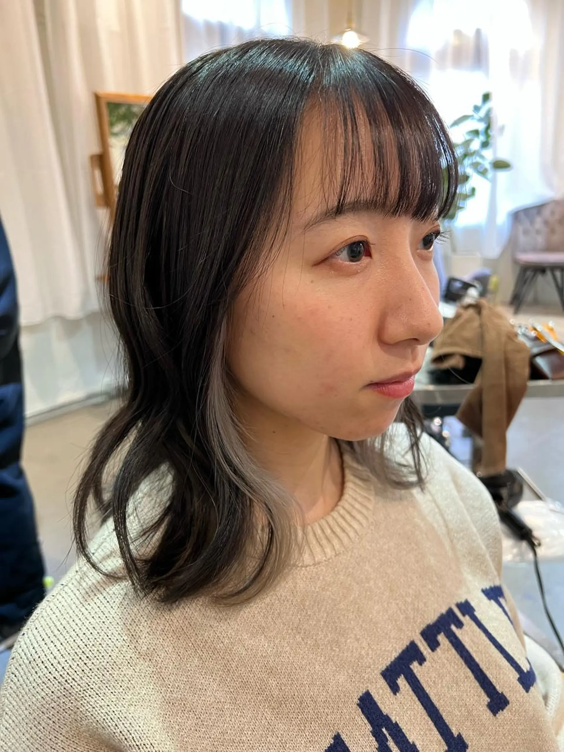 セミロング カラー 中井 一葉のヘアスタイル