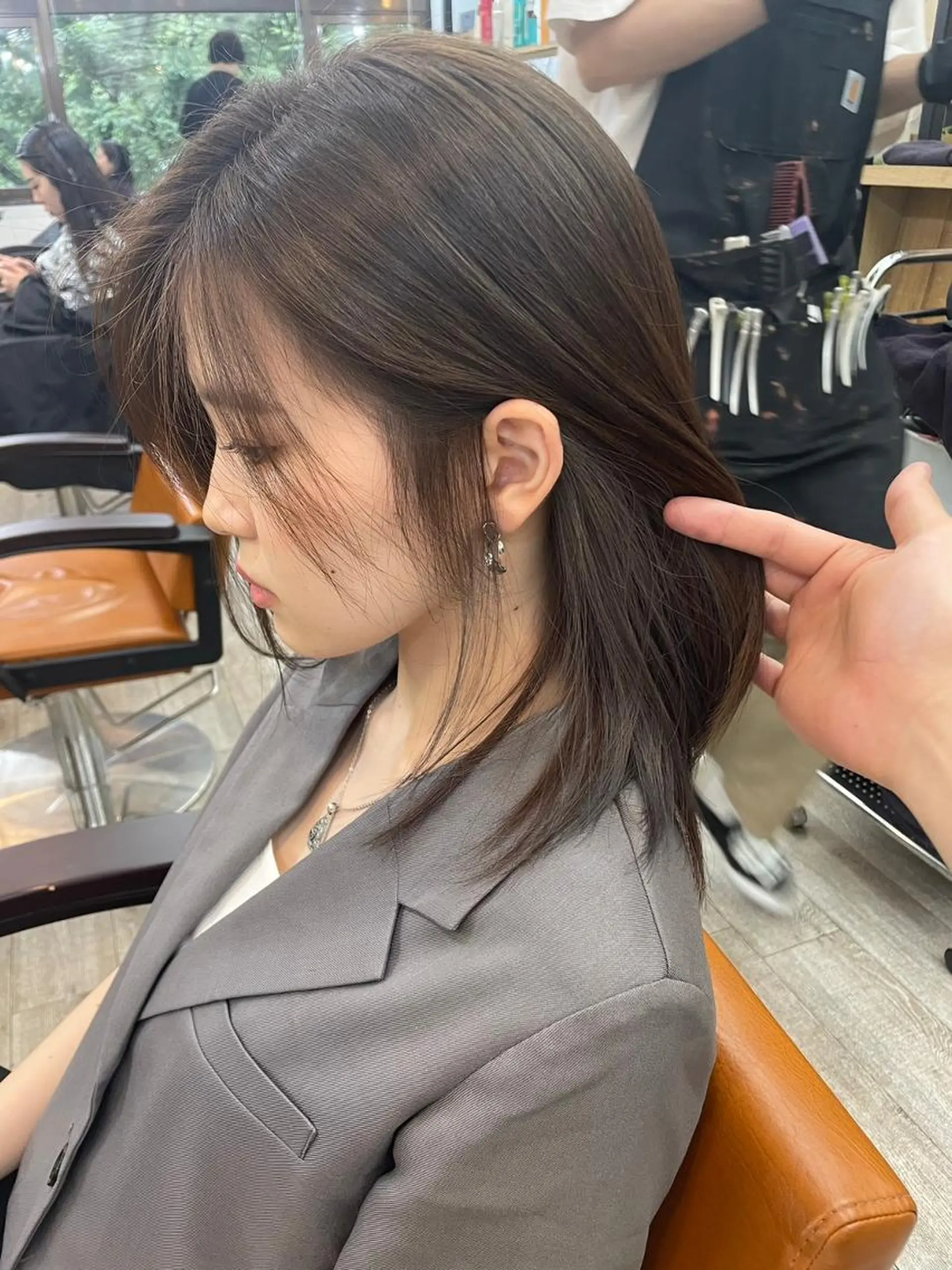 セミロング カラー アディクシーカラー アッシュ バレイヤージュ ミストバング ブリーチ カット 縮毛矯正 トリートメント N° anfeel 渋谷🪞🫧のヘアスタイル
