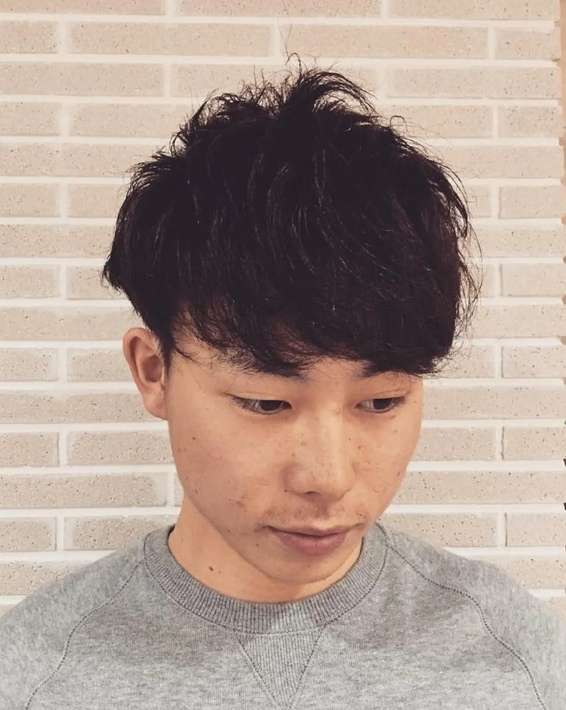 メンズ カット パーマ ブリーチ/ヘアケア/ 艶髪/イギチハルのヘアスタイル