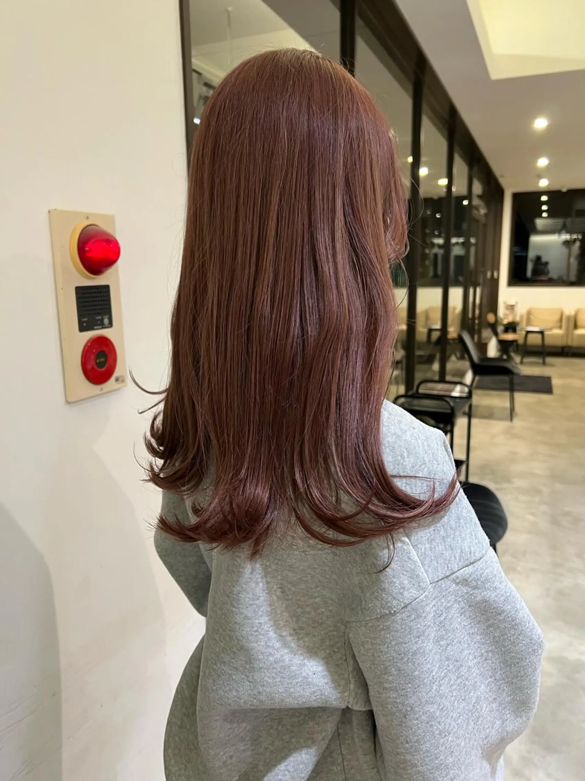 カラー 杉岡 ちさのヘアスタイル