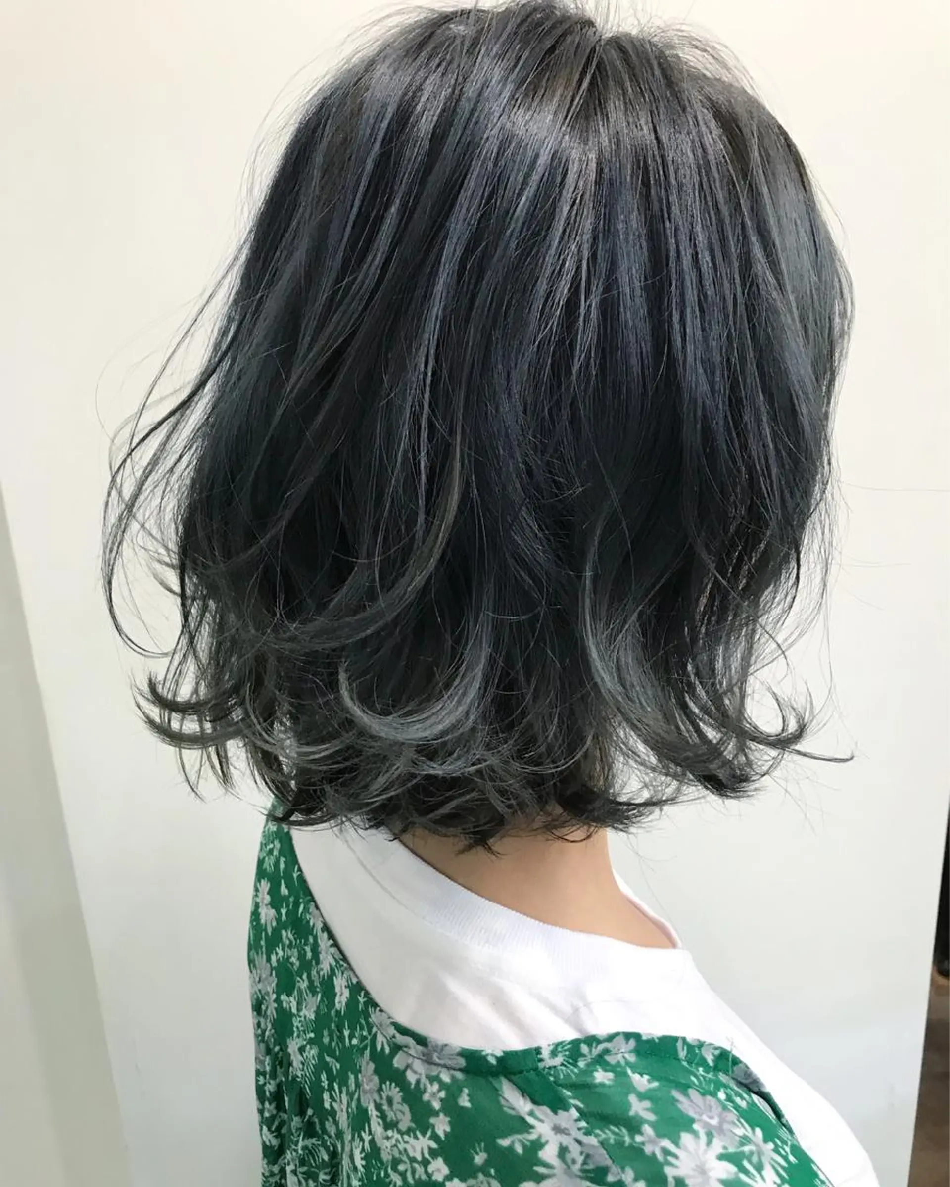 ミディアム カラー ヘアアレンジ ブルーカラー ボブ エクステ(レミー毛) NINEのヘアスタイル